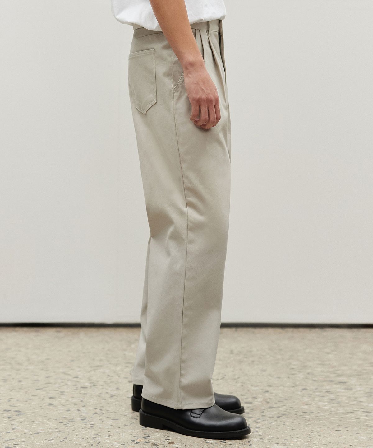 데케트(DECET) Dawn 2Pleats Wide Pants DCPT007LightBeige