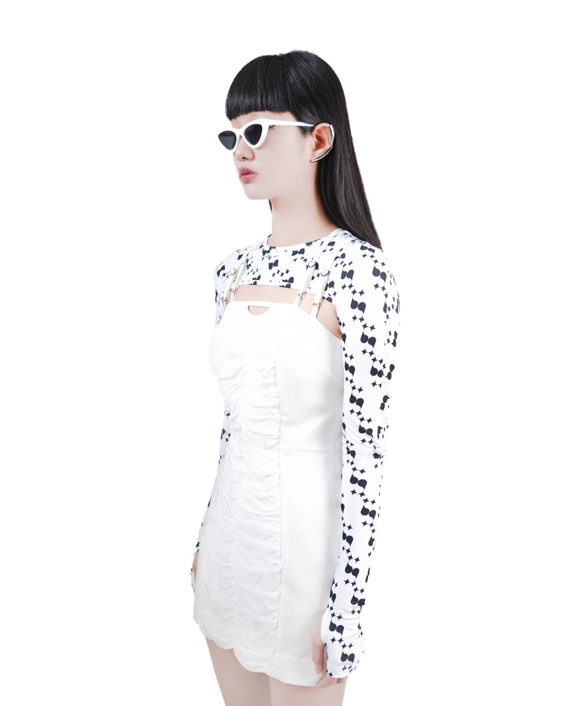 콰지퓨리티(QUASI PURITY) 화이트 숄더 커버 크롭탑