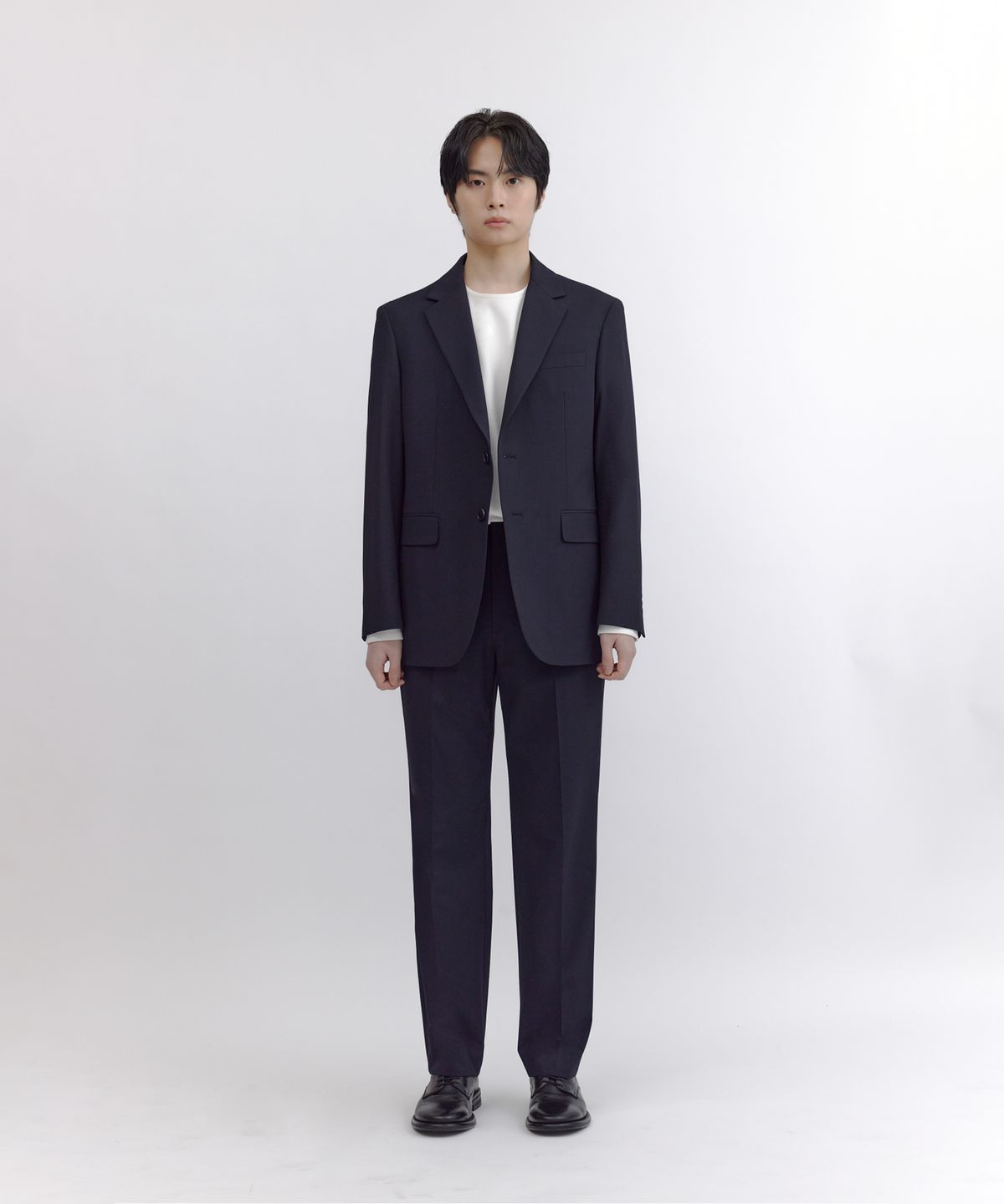 넌블랭크(NONBLANK) [SAINT YEAR] 세미 와이드 핏 슬랙스_NAVY