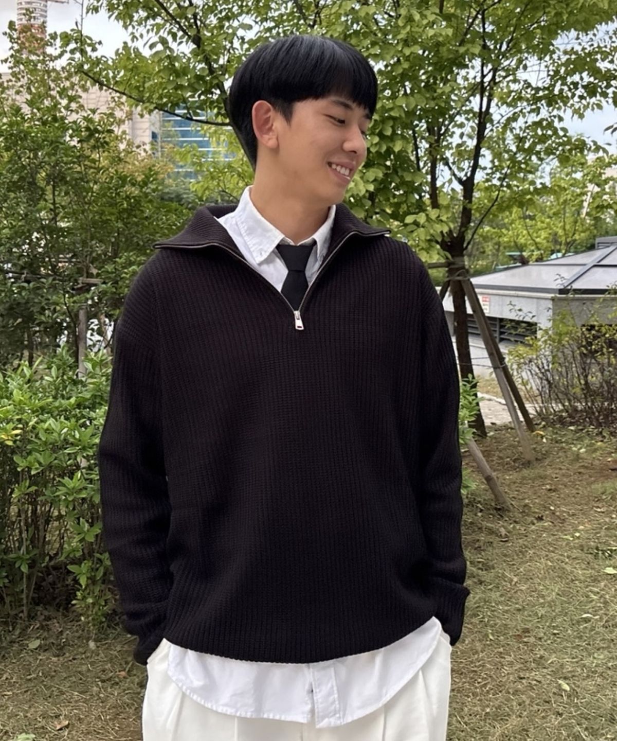 블론드나인(BLOND9) 하프 집업 리브 니트 탑_블랙