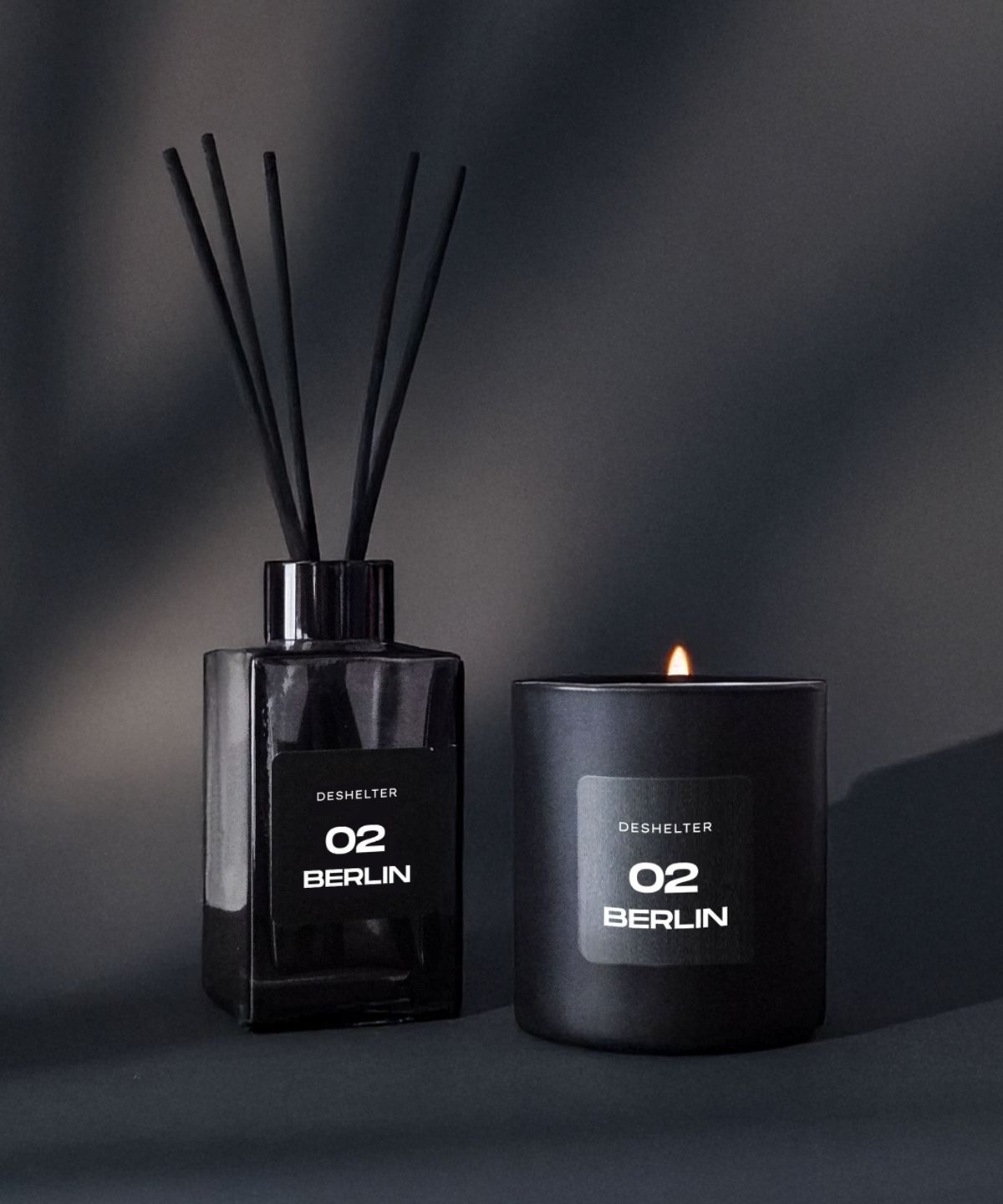 디쉘터(DESHELTER) edition 02 BERLIN 7oz ﻿화이트스웨이드, 시더우드향 소이캔들