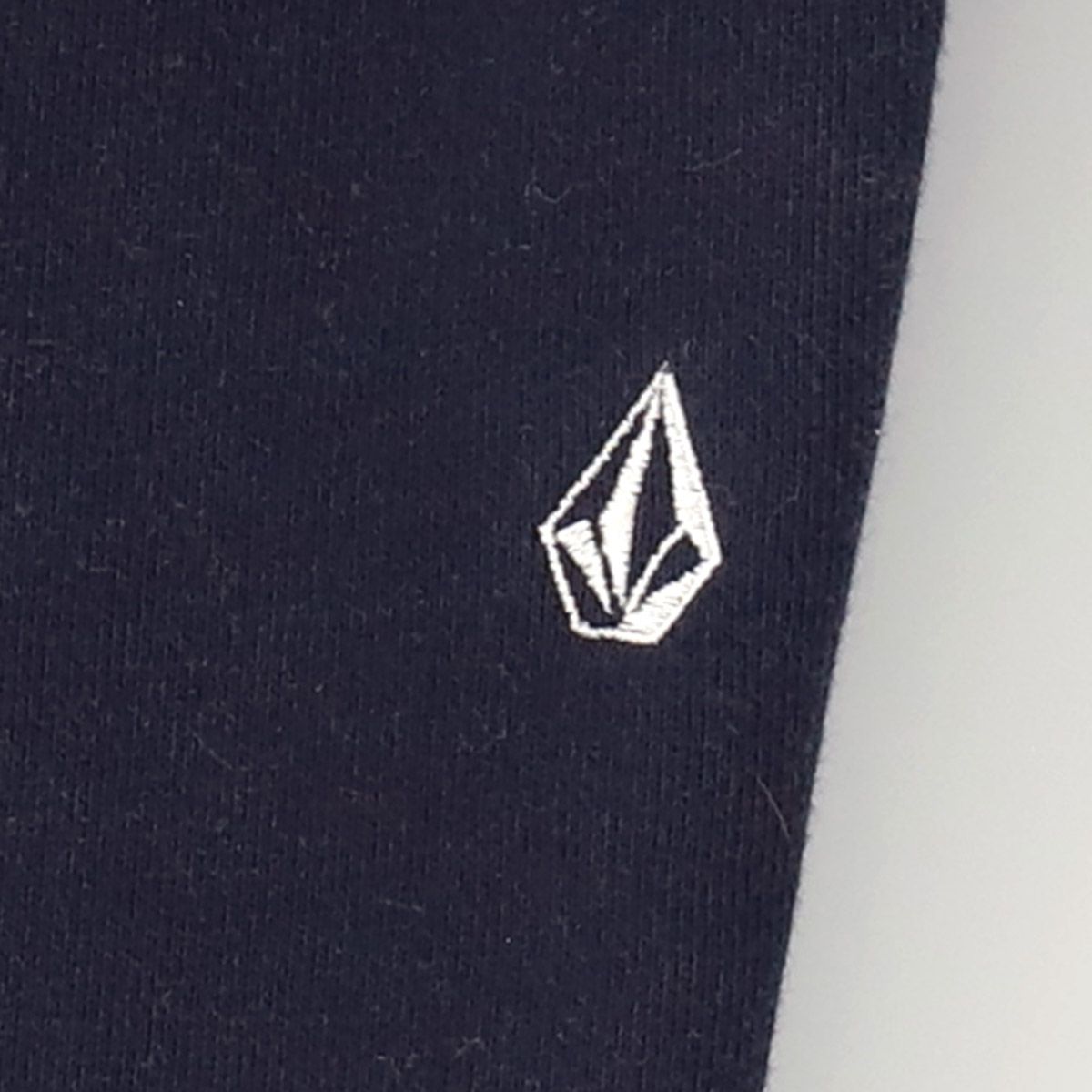 볼컴(VOLCOM) SUN STONE 슬림핏 포켓 조거팬츠(네이비)