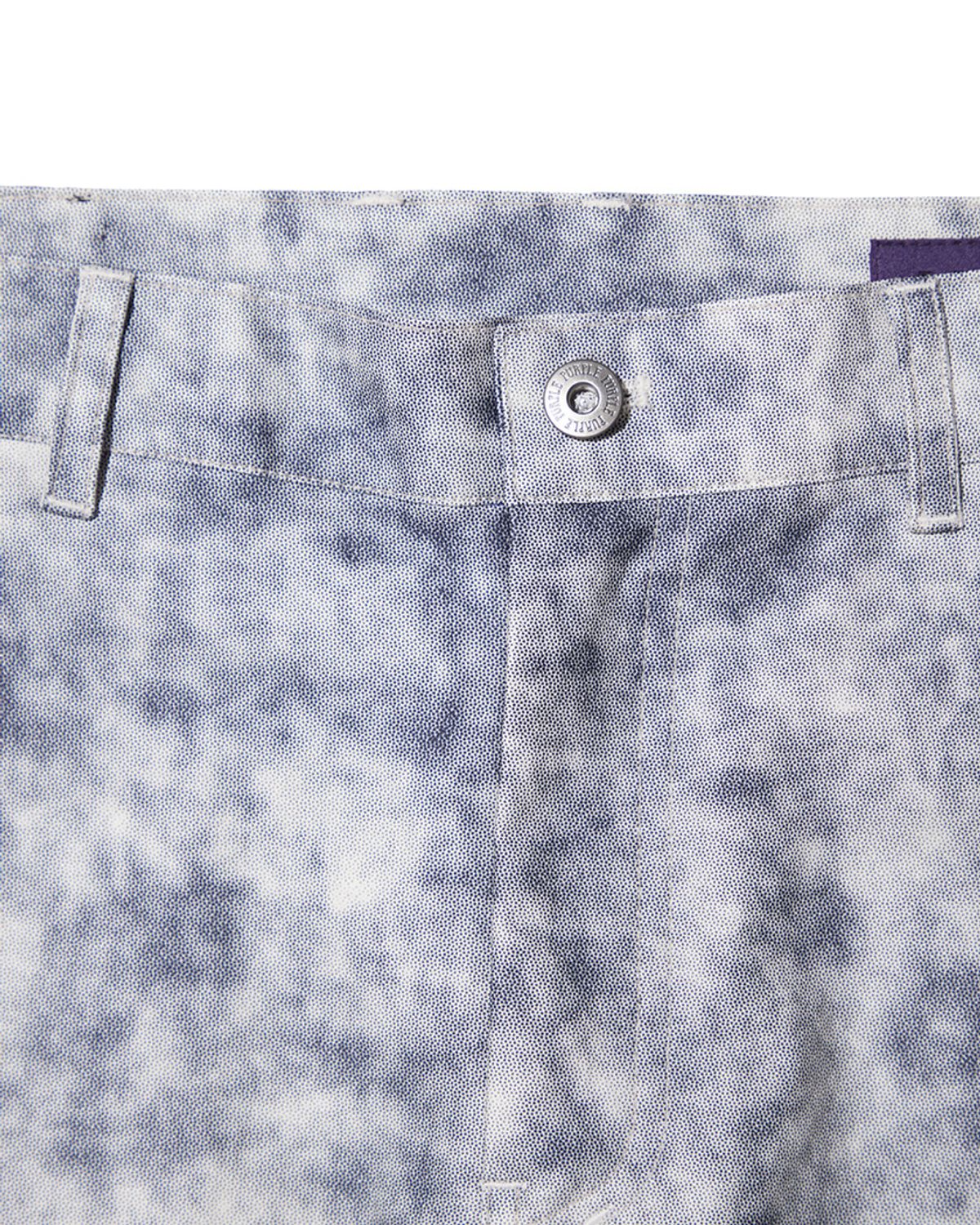 비슬로우(BESLOW) PRINTED LEATHER PANTS LIGHT GREY