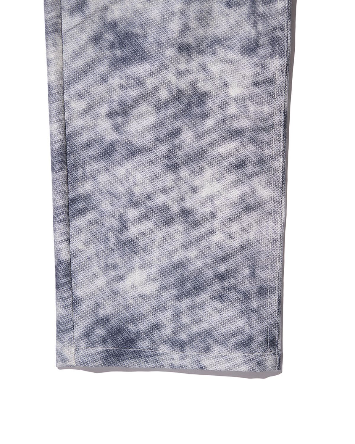 비슬로우(BESLOW) PRINTED LEATHER PANTS LIGHT GREY