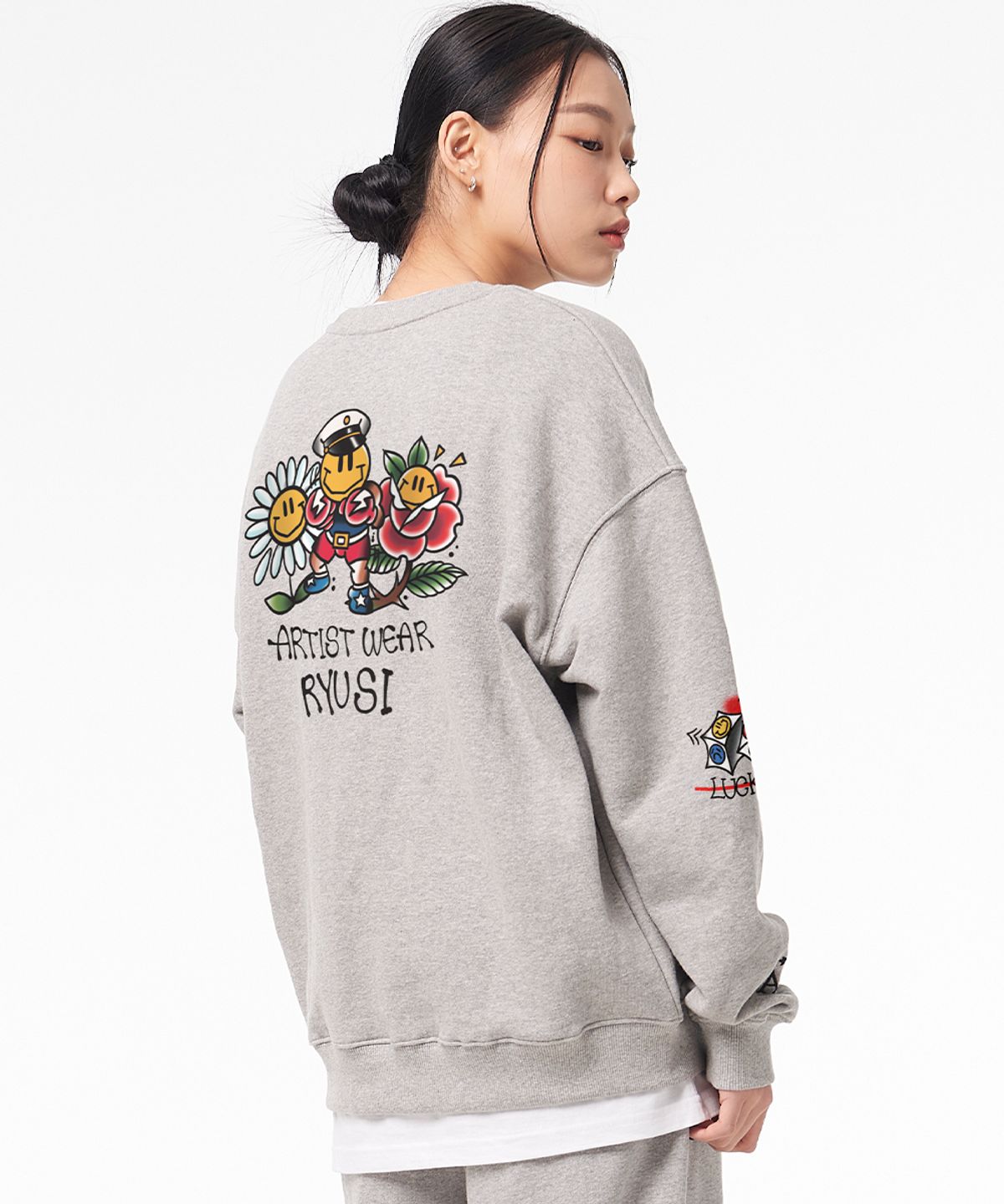 아티스트웨어(ARTISTWEAR) [ATW X RYUSI] 해바라기 스마일 맨투맨