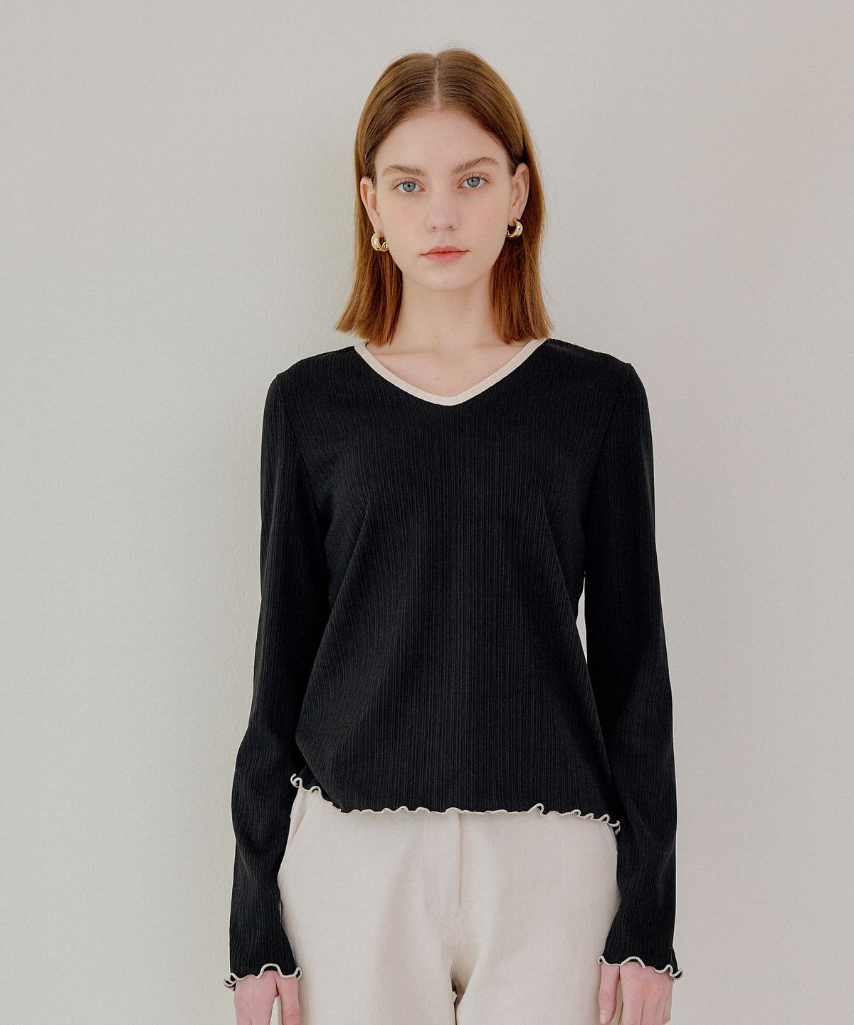 엽페(YUPPE) GOLGI SHIRRING T-SHIRT_BLACK