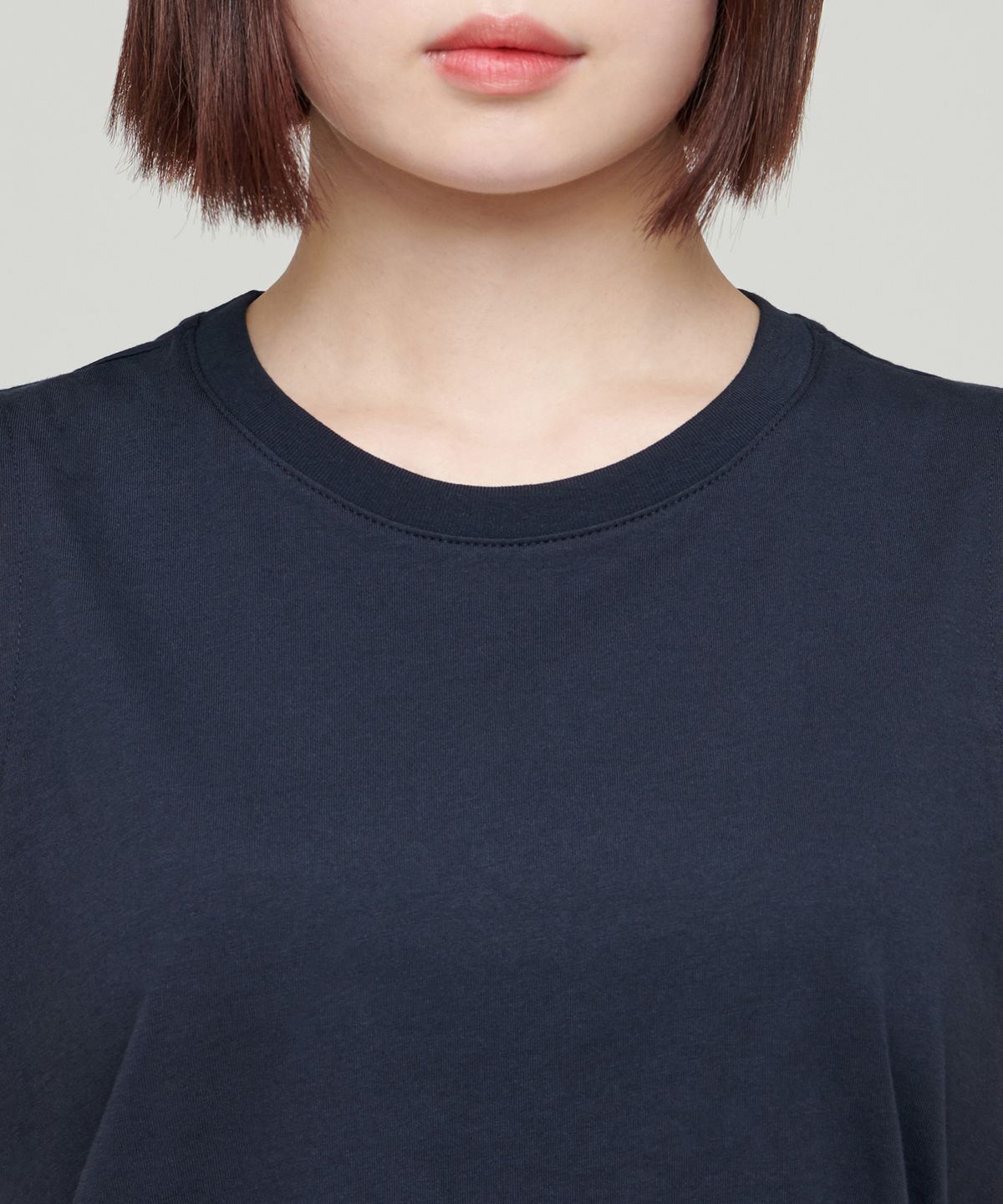 무신사 스탠다드 우먼(MUSINSA STANDARD WOMAN) 우먼즈 베이식 슬리브리스 탑 [다크 네이비]
