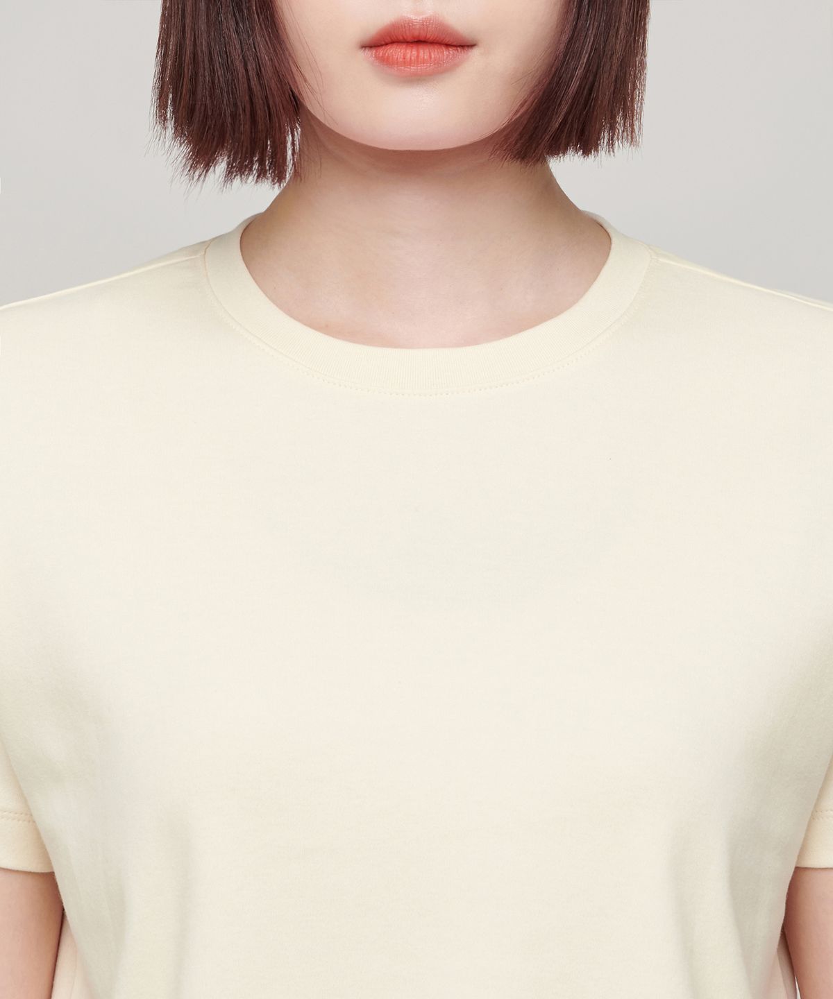 무신사 스탠다드 우먼(MUSINSA STANDARD WOMAN) 우먼즈 베이식 크루 넥 티셔츠 [에그렛]