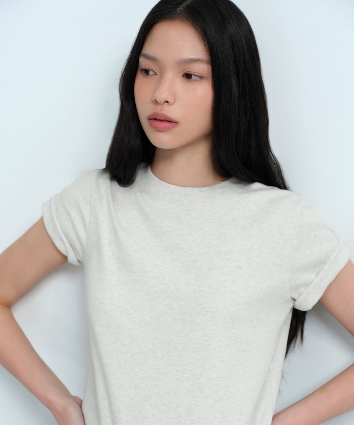 무신사 스탠다드 우먼(MUSINSA STANDARD WOMAN) 우먼즈 베이식 크루 넥 티셔츠 [오트밀]