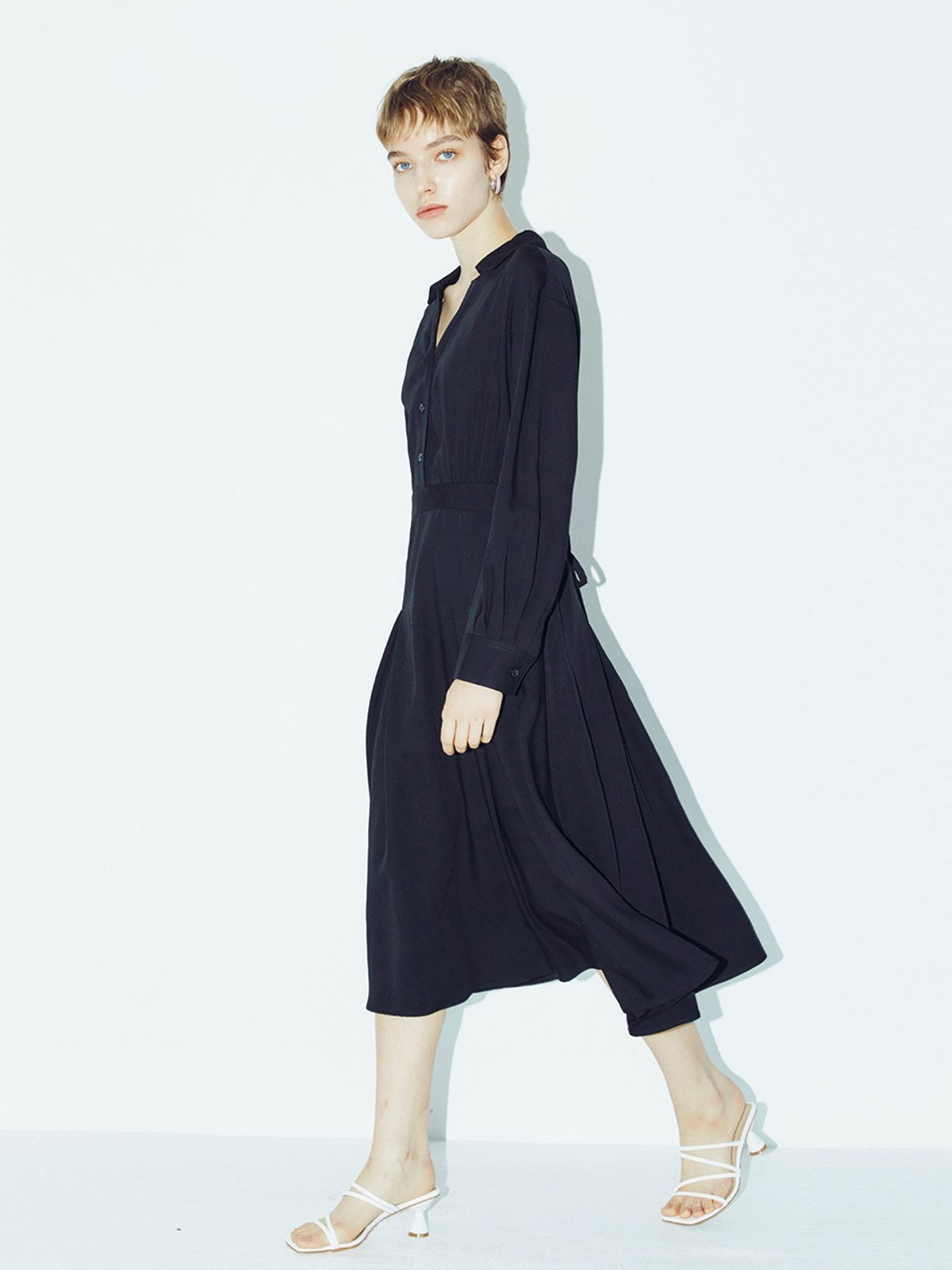 누브(NOUVE) V Neck Collar Button Dress - Black