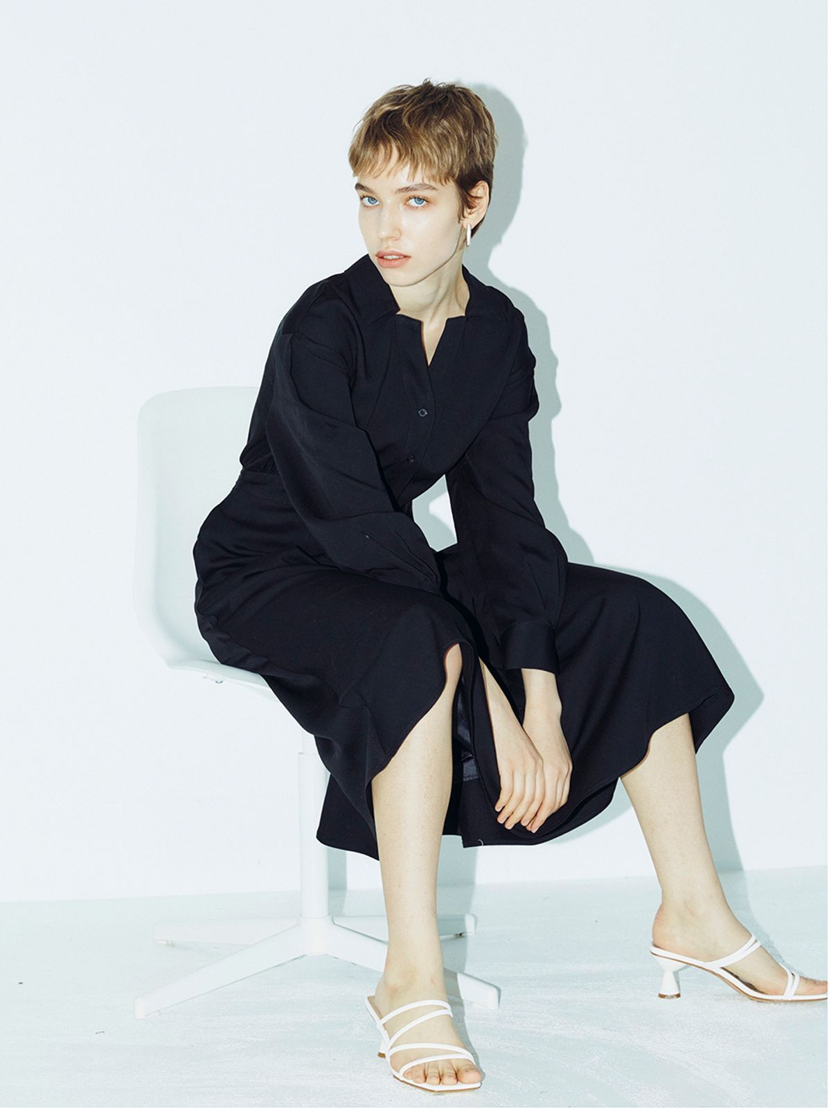 누브(NOUVE) V Neck Collar Button Dress - Black