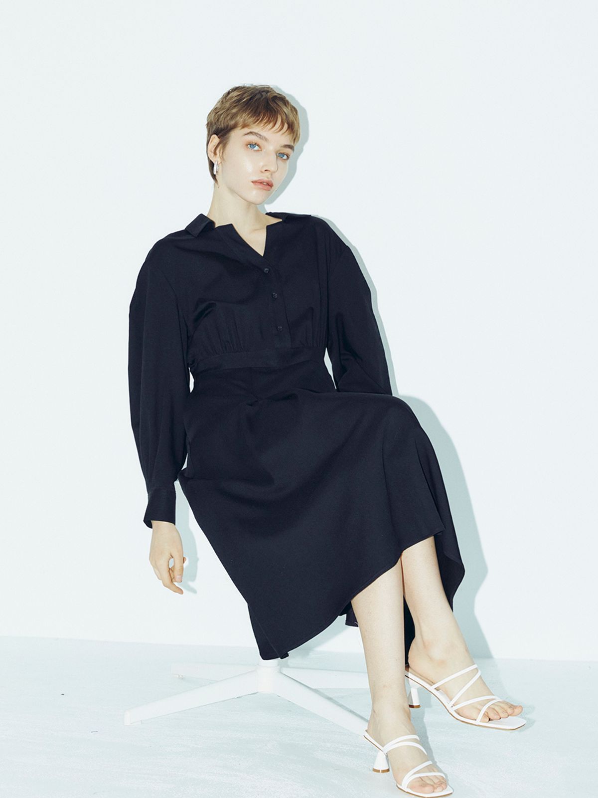 누브(NOUVE) V Neck Collar Button Dress - Black