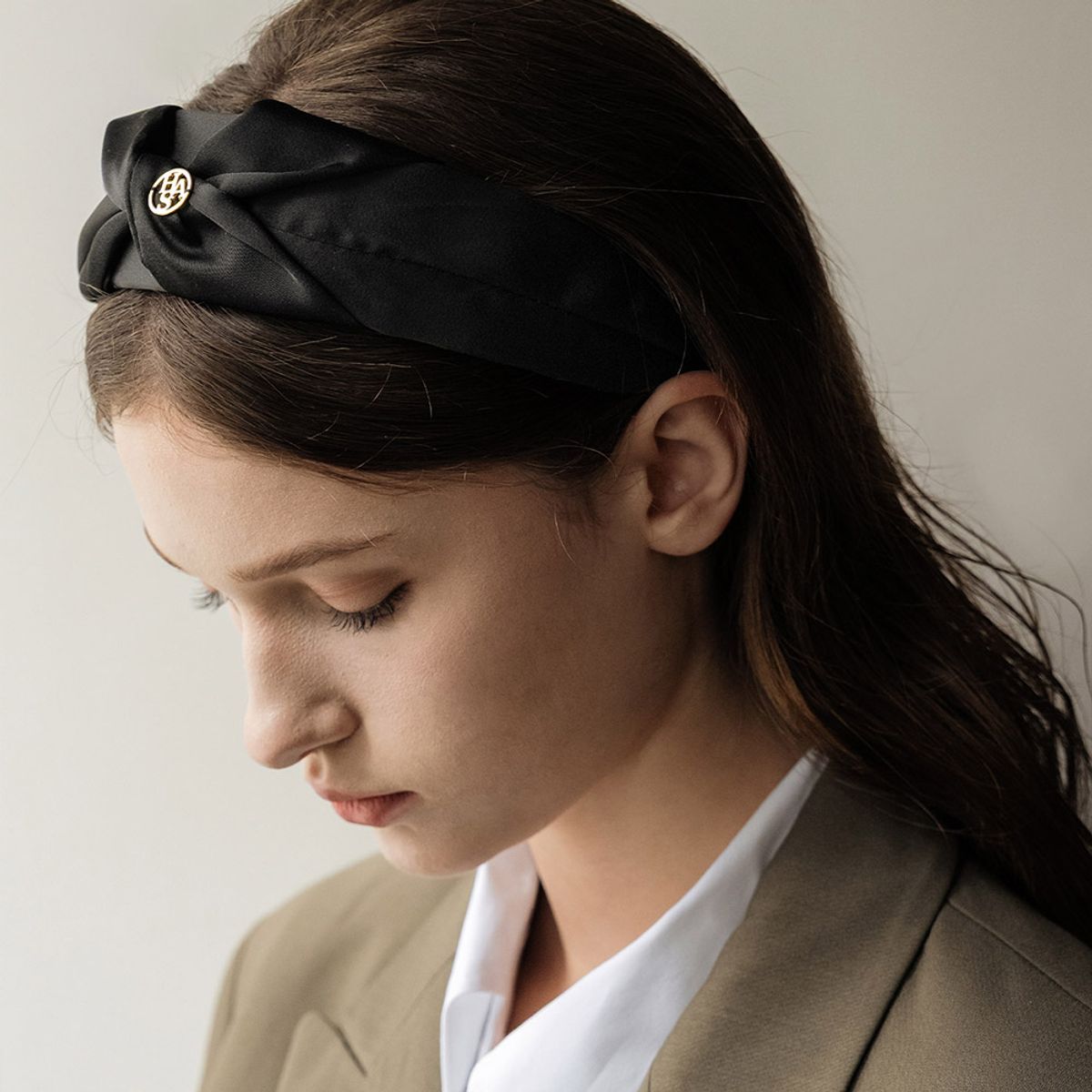 하스(HAS) BFH001 Black Round logo Hairband