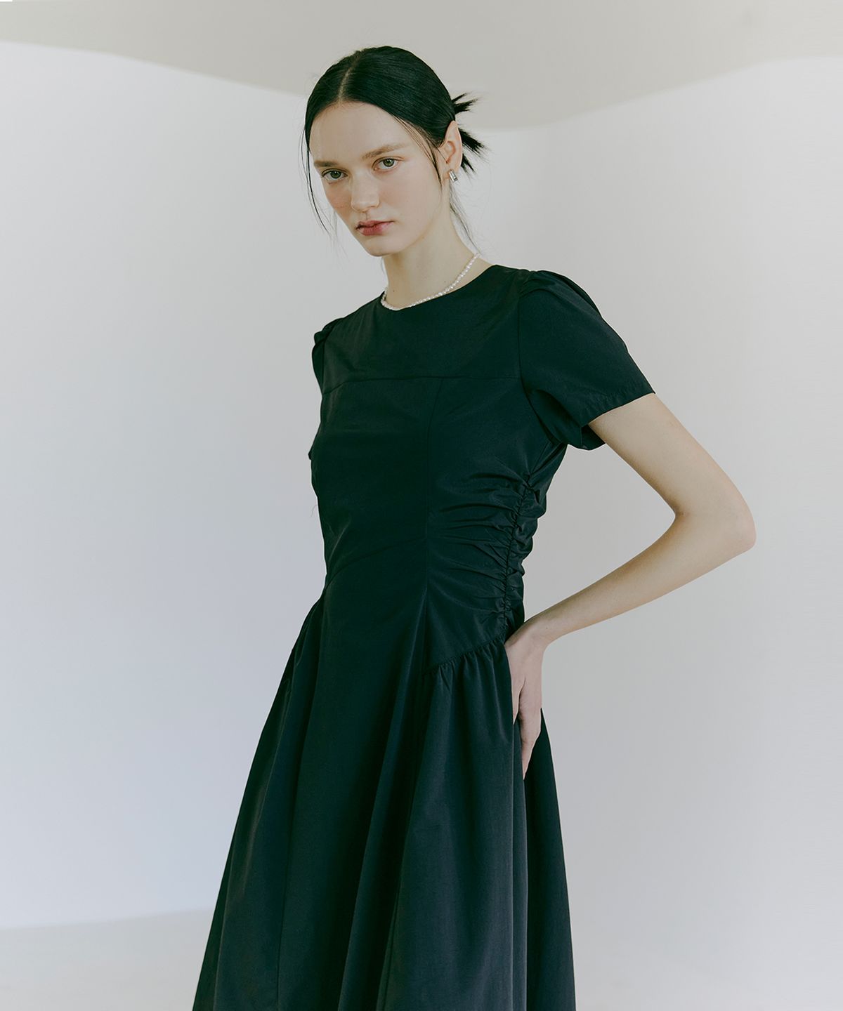 에트몽(ETMON) Side Shirring Dress  Black