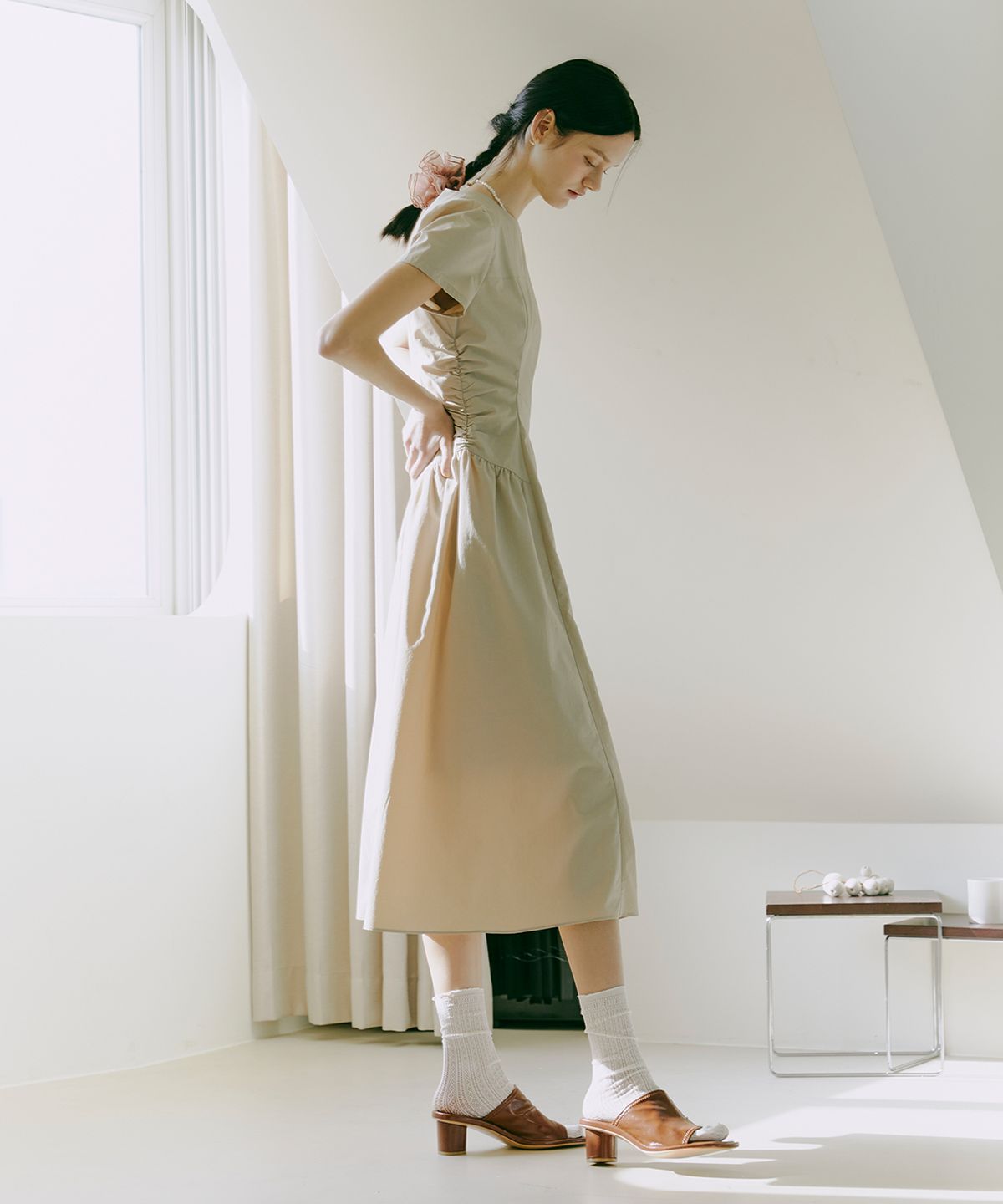 에트몽(ETMON) Side Shirring Dress  Beige