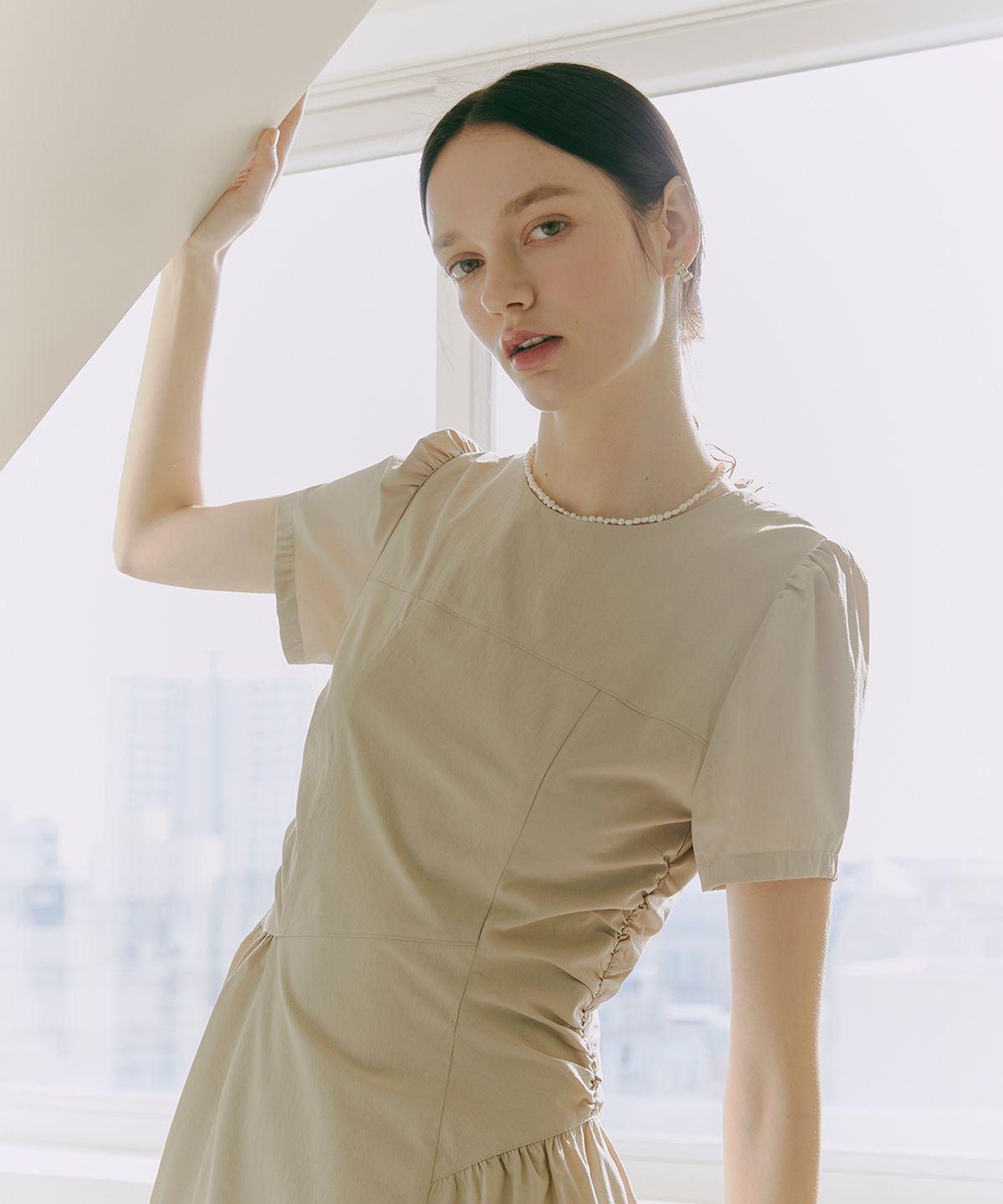 에트몽(ETMON) Side Shirring Dress  Beige
