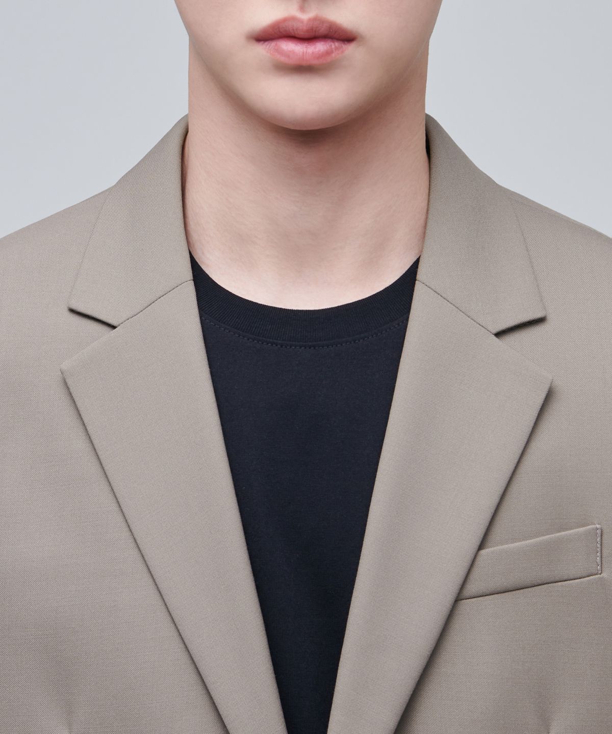 무신사 스탠다드(MUSINSA STANDARD) 울 블렌드 릴렉스드 베이식 블레이저 [더스티 베이지]