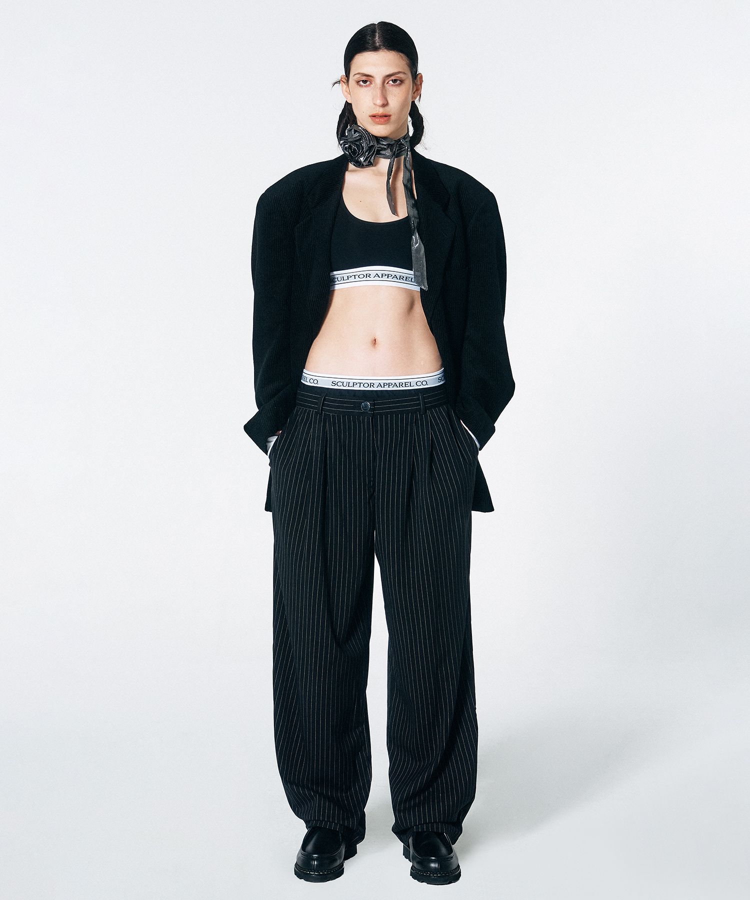 MUSINSA | SCULPTOR Peekaboo Lowrise Pintuck Pants Black Pin