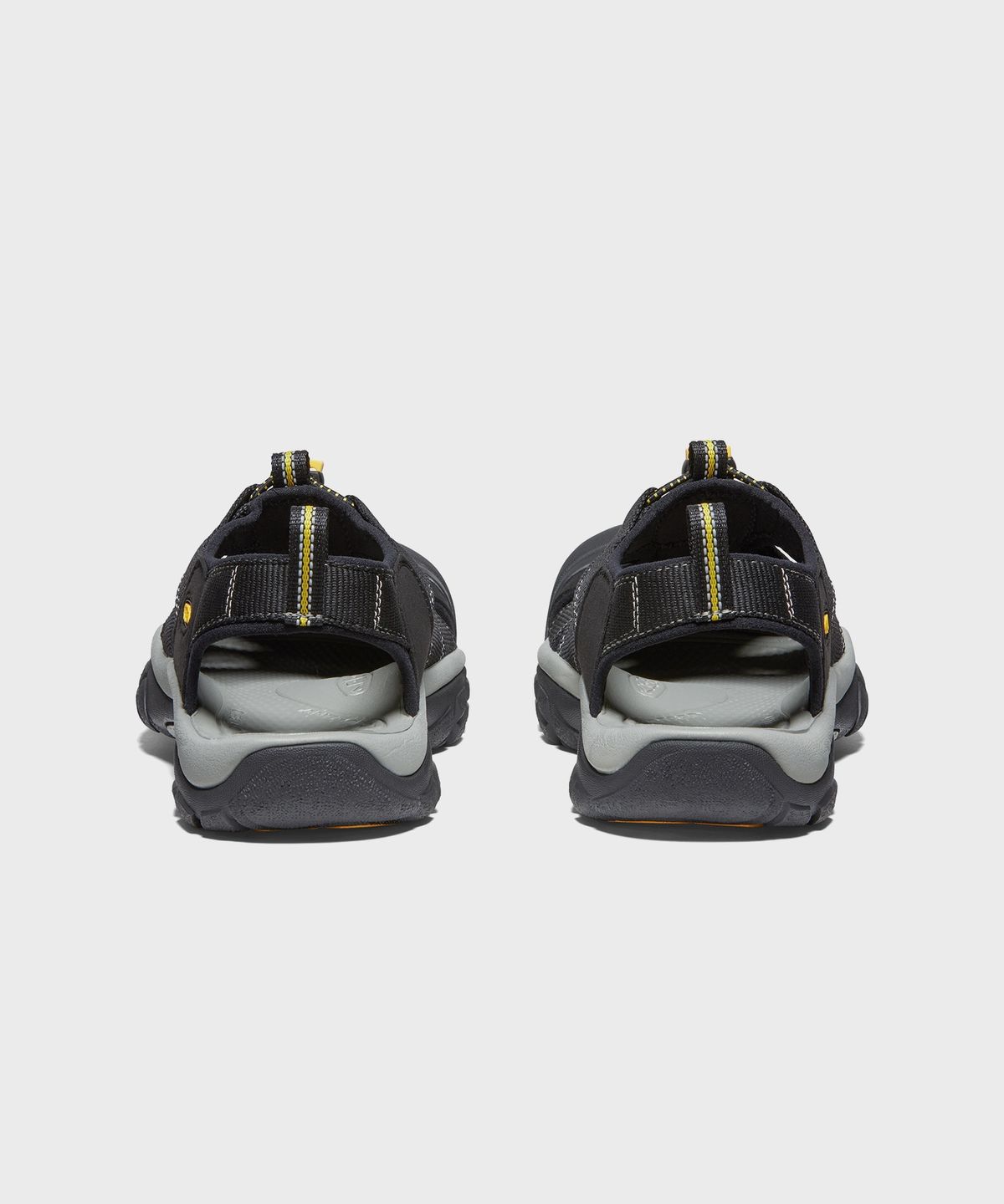 킨(KEEN) 뉴포트 H2 샌들 Black