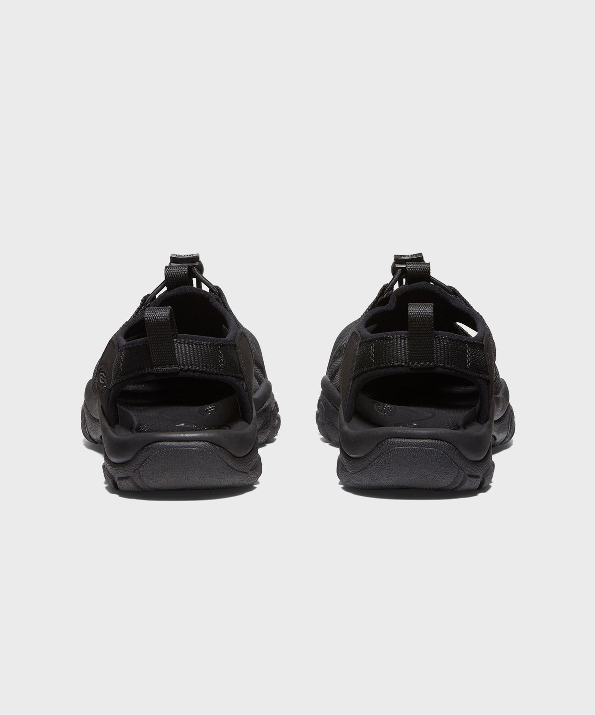 킨(KEEN) 뉴포트 H2 샌들 Triple Black