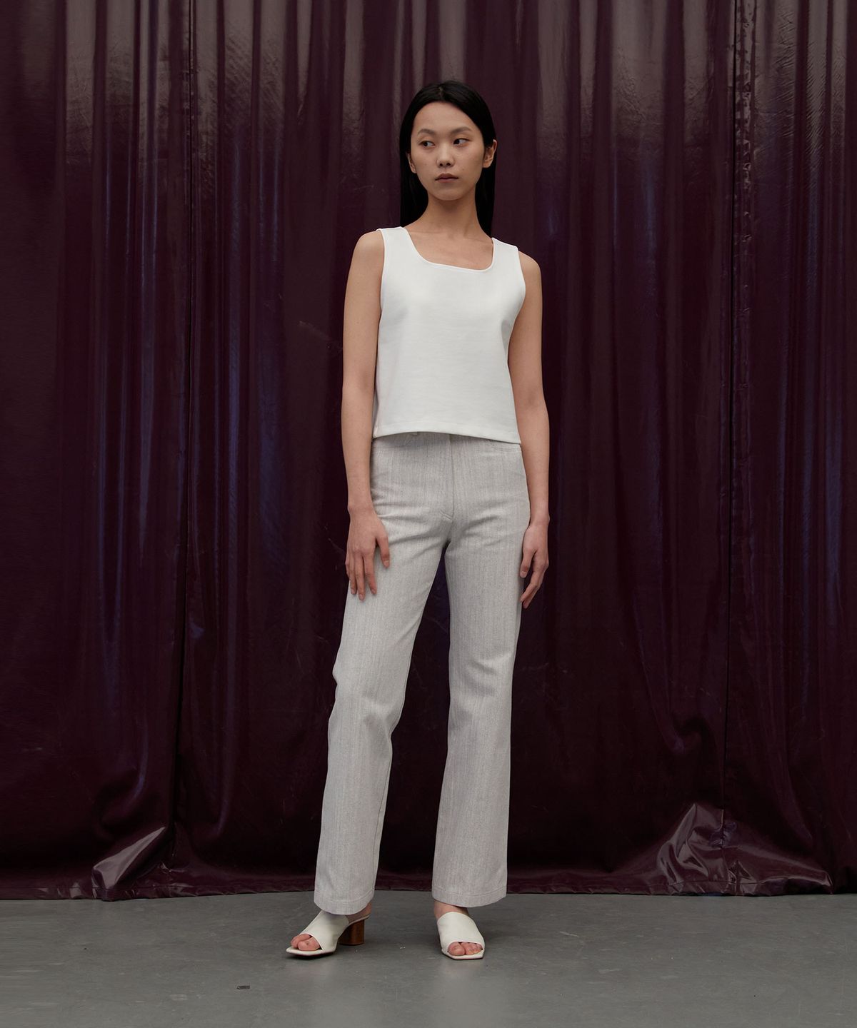 38컴온커먼(38COMEONCOMMON) FLAT SQUARE SLEEVELESS (WHITE)