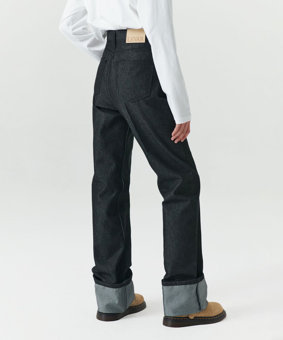 르바(LEVAR) Raw-denim Turn-up Jeans - Indigo Black