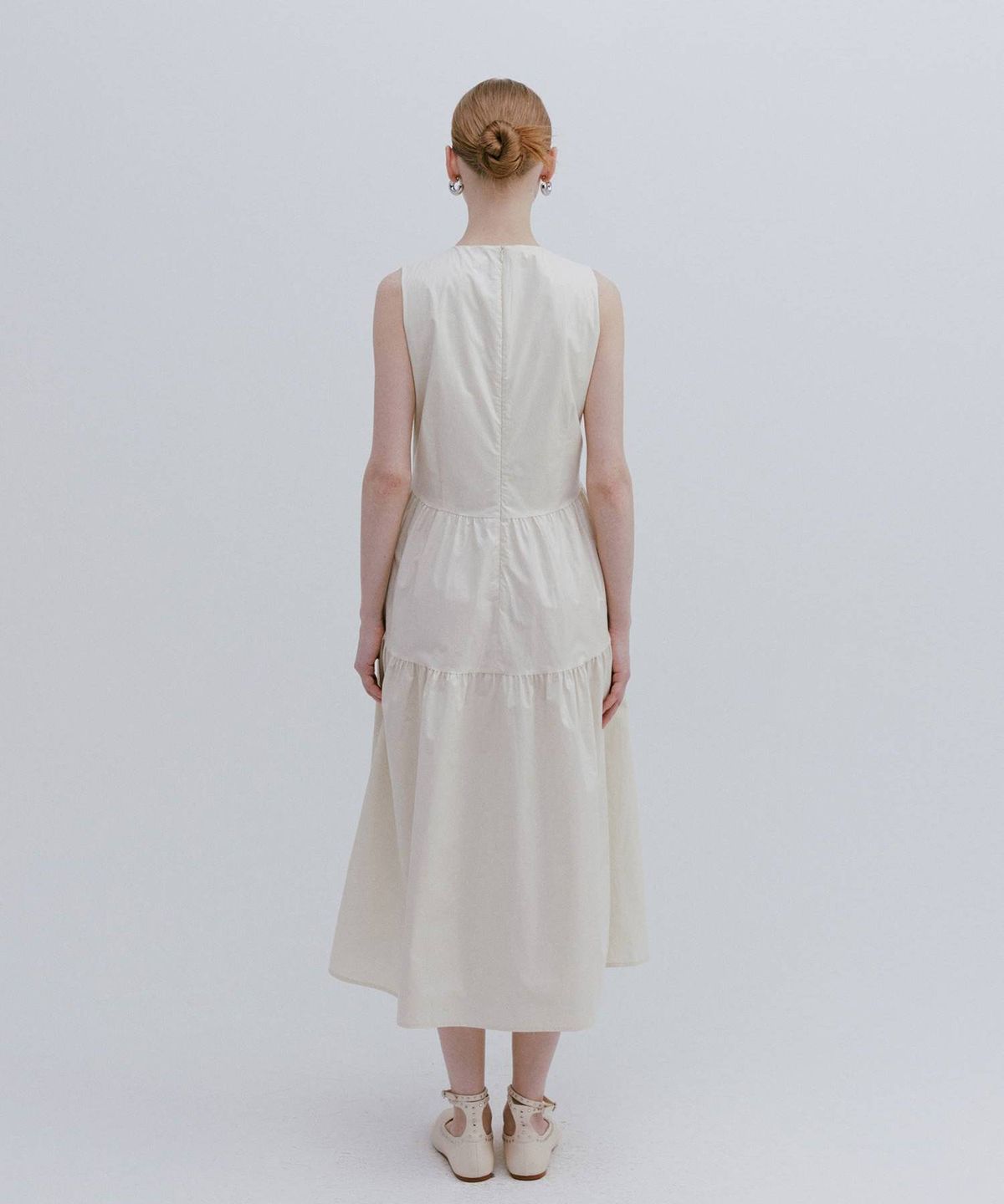 마이스(MAIS) SHINING SLEEVELESS DRESS / IVORY
