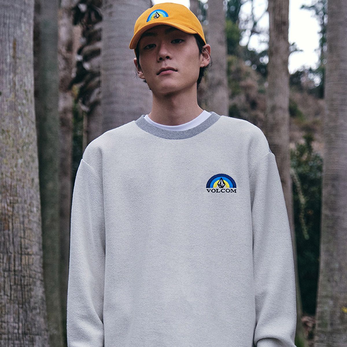 볼컴(VOLCOM) TWO FACE 컴포트핏 레인보우 맨투맨(멜란지그레이)