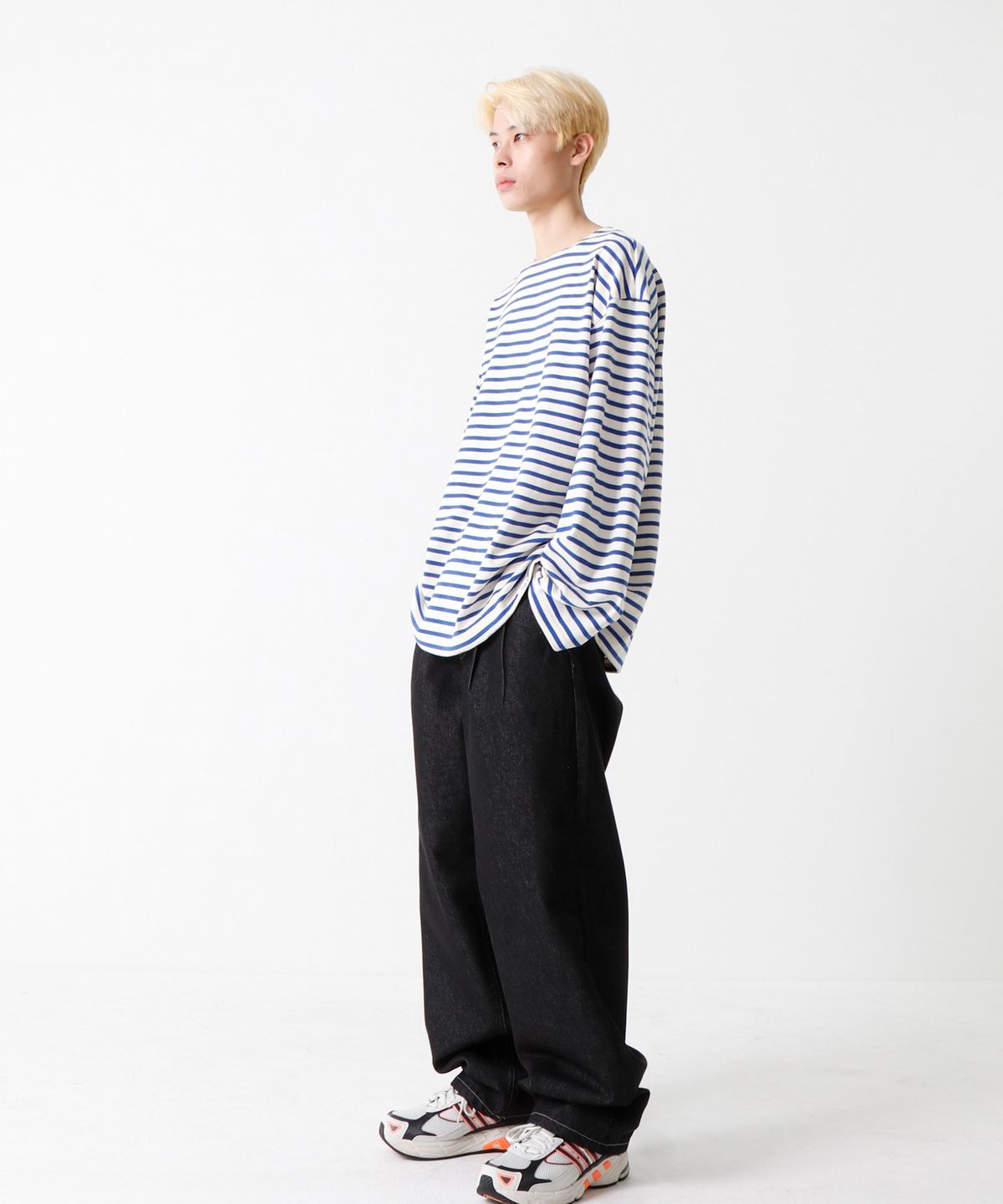 블러프(BLUFF) 논 페이드 데님 투턱팬츠 [BLACK]