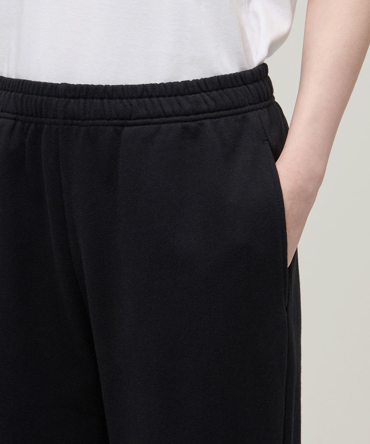 무신사 스탠다드 우먼(MUSINSA STANDARD WOMAN) 우먼즈 릴렉스드 라운지 스웨트 팬츠 [블랙]