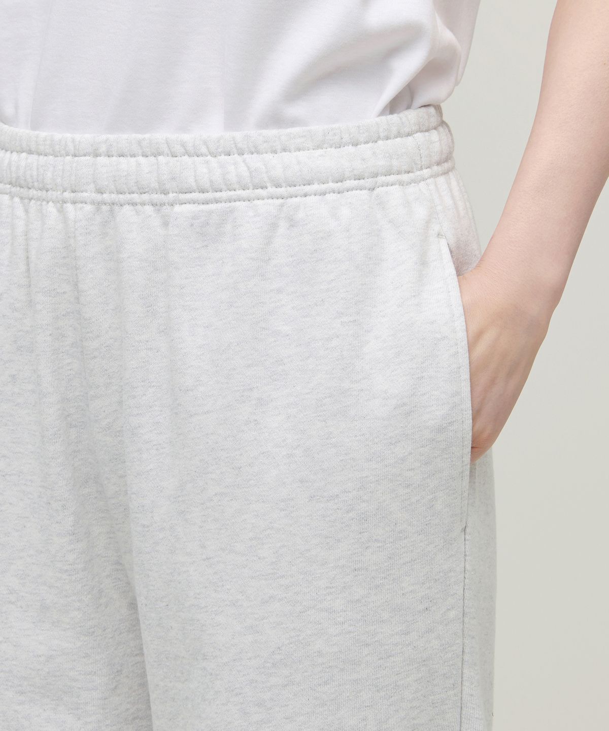 무신사 스탠다드 우먼(MUSINSA STANDARD WOMAN) 우먼즈 릴렉스드 라운지 스웨트 팬츠 [멜란지 라이트 그레이]