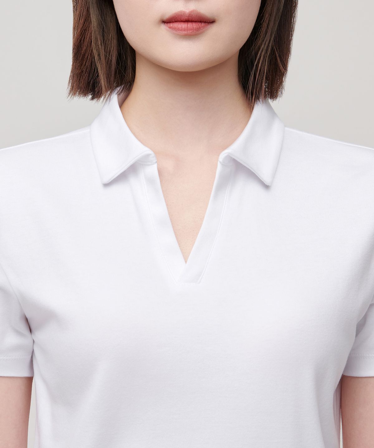 무신사 스탠다드 우먼(MUSINSA STANDARD WOMAN) 우먼즈 슬릿 넥 폴로 원피스 [화이트]