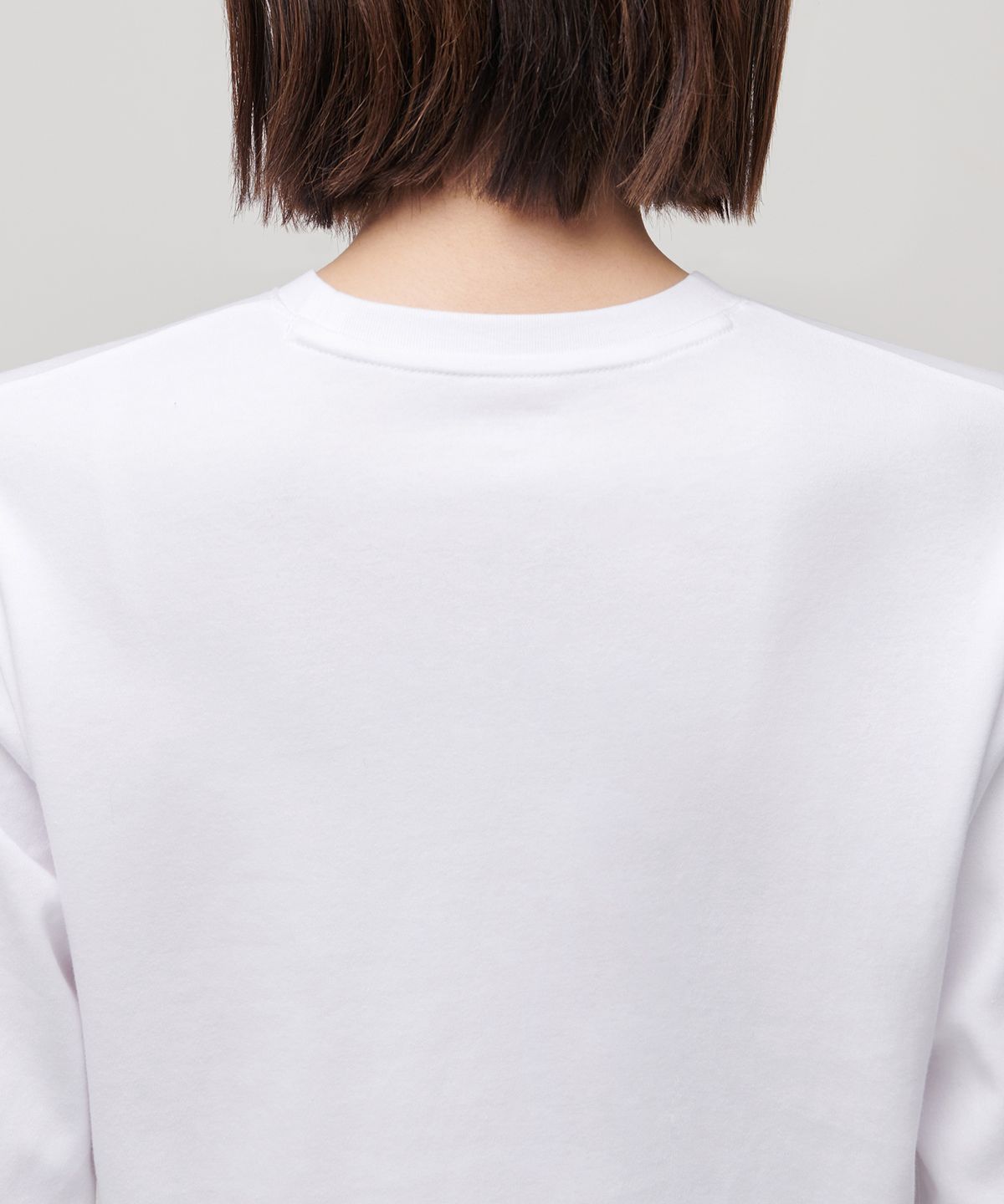 무신사 스탠다드 우먼(MUSINSA STANDARD WOMAN) 우먼즈 크루 넥 크롭 긴소매 티셔츠 [화이트]