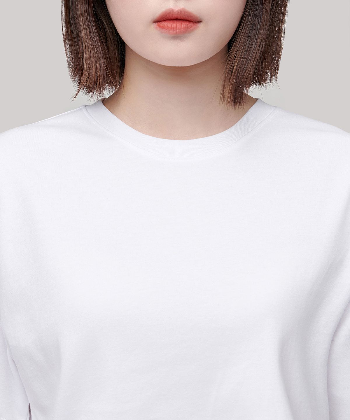 무신사 스탠다드 우먼(MUSINSA STANDARD WOMAN) 우먼즈 릴렉스 핏 크루 넥 크롭 티셔츠 [화이트]