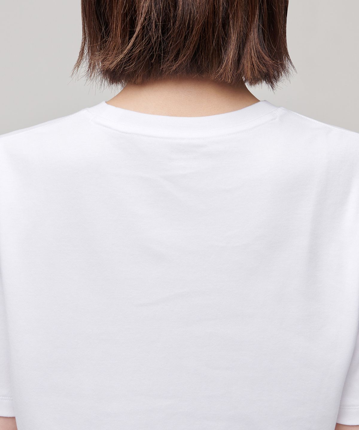 무신사 스탠다드 우먼(MUSINSA STANDARD WOMAN) 우먼즈 릴렉스 핏 크루 넥 크롭 티셔츠 [화이트]