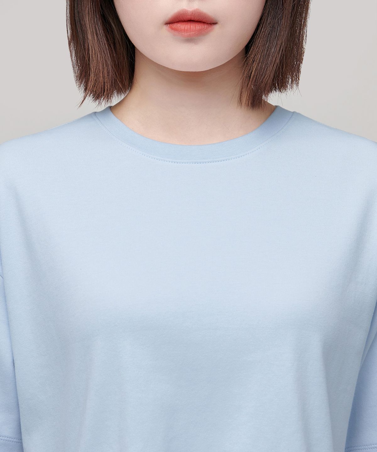 무신사 스탠다드 우먼(MUSINSA STANDARD WOMAN) 우먼즈 릴렉스 핏 크루 넥 크롭 티셔츠 [파스텔 블루]