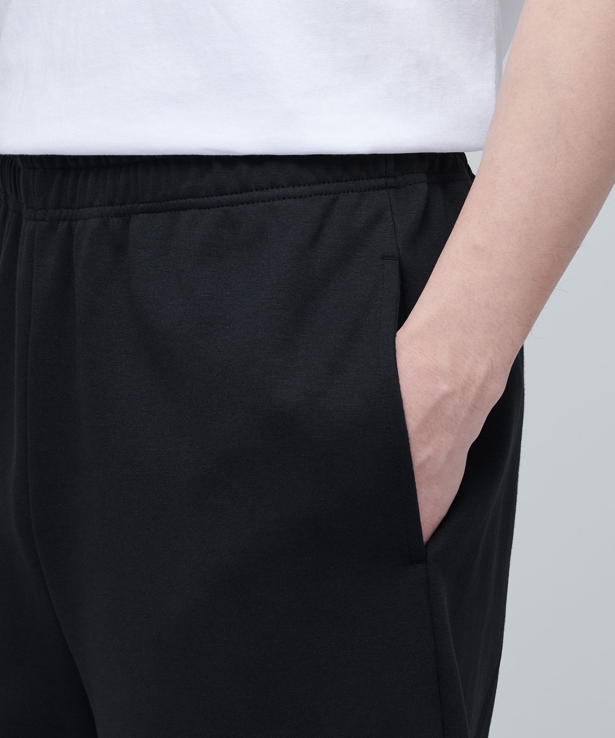 무신사 스탠다드(MUSINSA STANDARD) 플랫 테리 스웨트 쇼츠 [블랙]