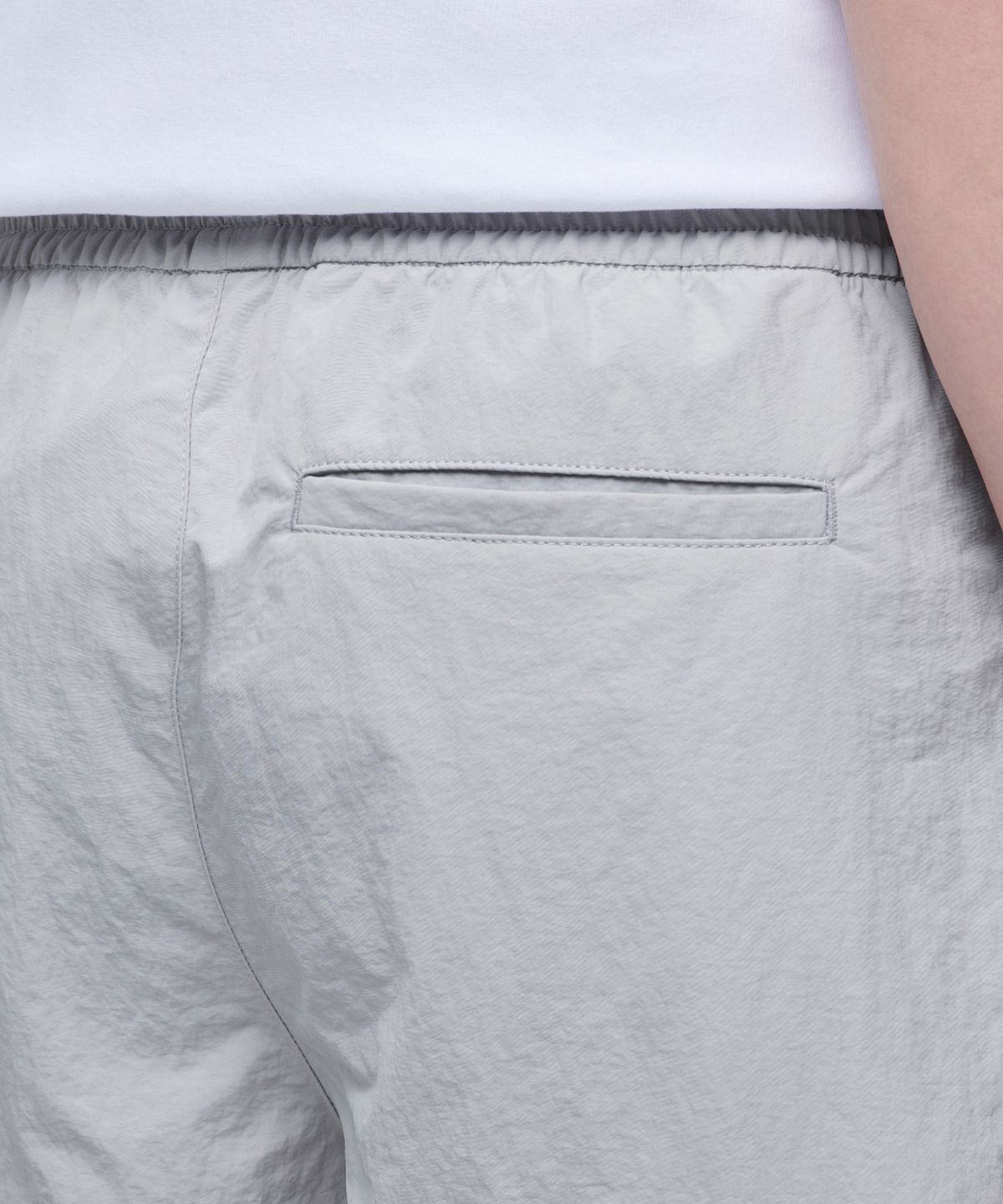 무신사 스탠다드(MUSINSA STANDARD) 나일론 드로스트링 트랙 쇼츠 [애쉬 그레이]