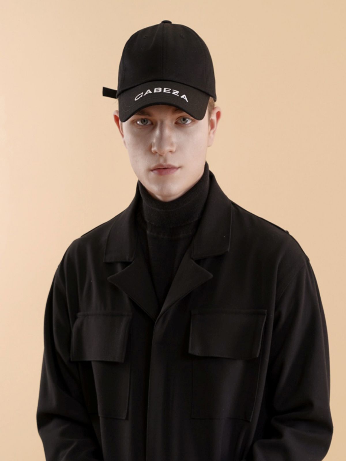 카베자(CABEZA) 챙 로고 볼캡 블랙
