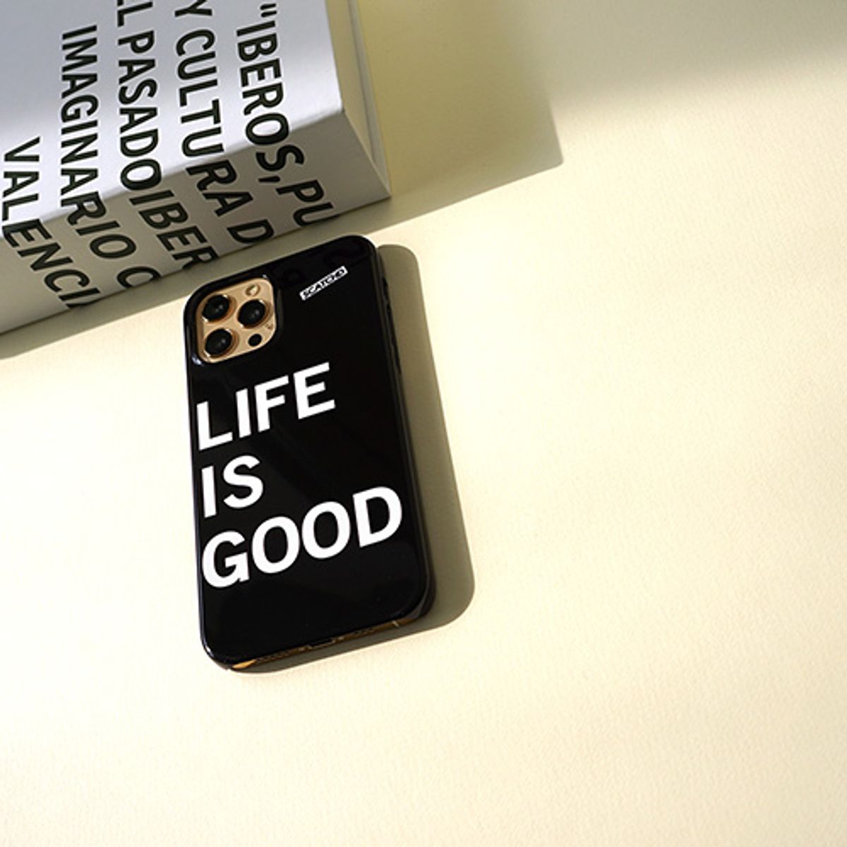 스캐치드(SCATCHD) LIFE IS GOOD 클래식 하드 케이스