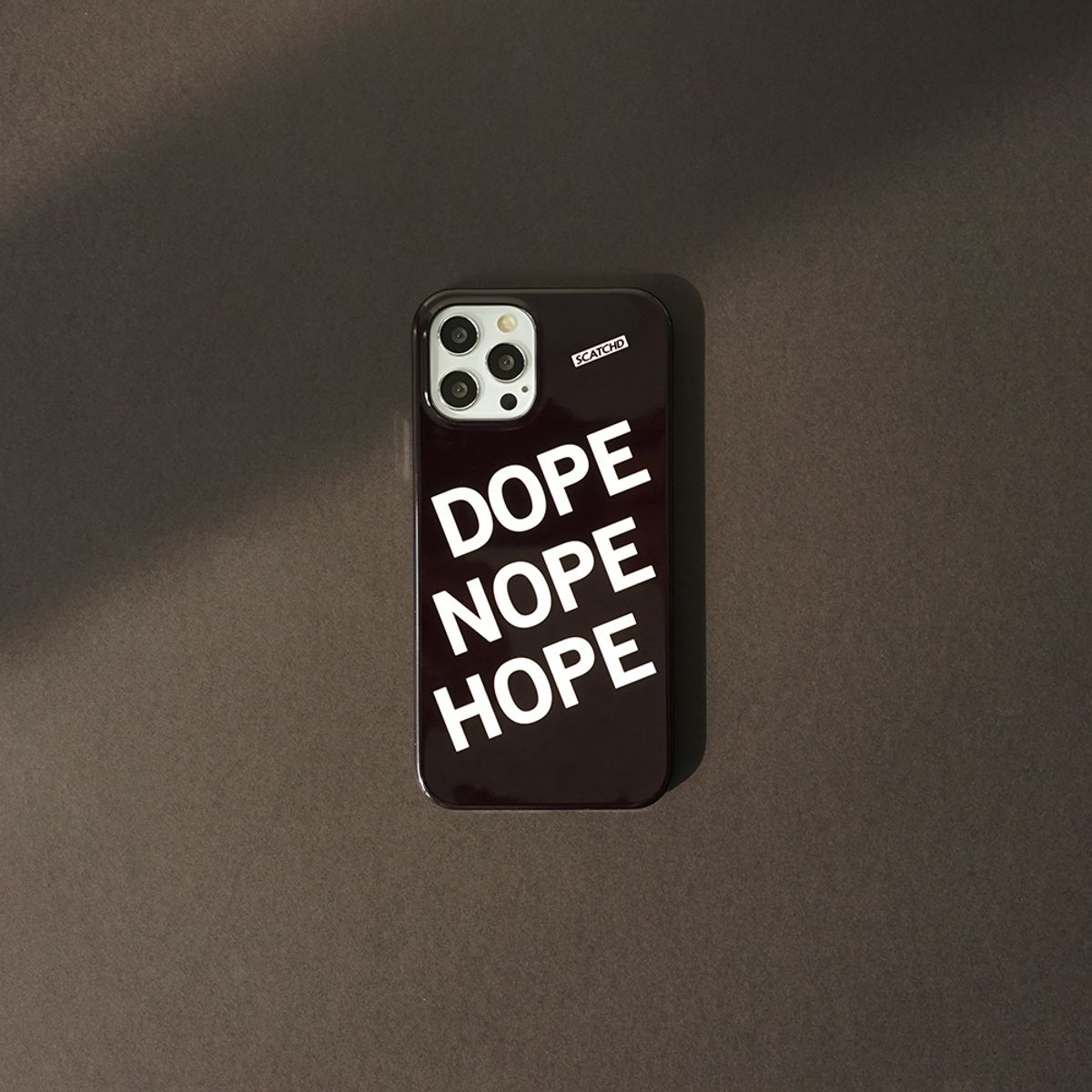 스캐치드(SCATCHD) DOPE NOPE HOPE 클래식 하드 케이스