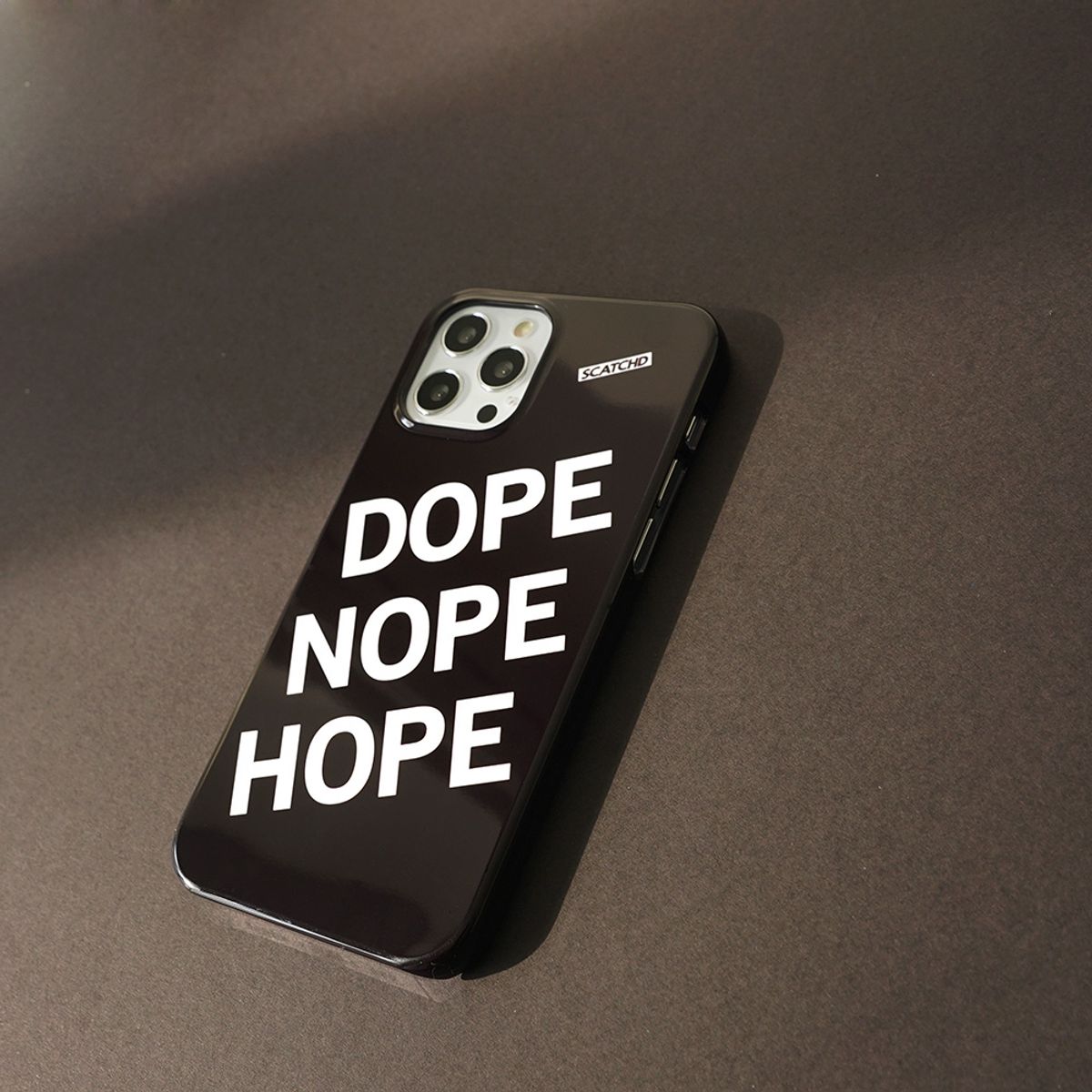 스캐치드(SCATCHD) DOPE NOPE HOPE 클래식 하드 케이스
