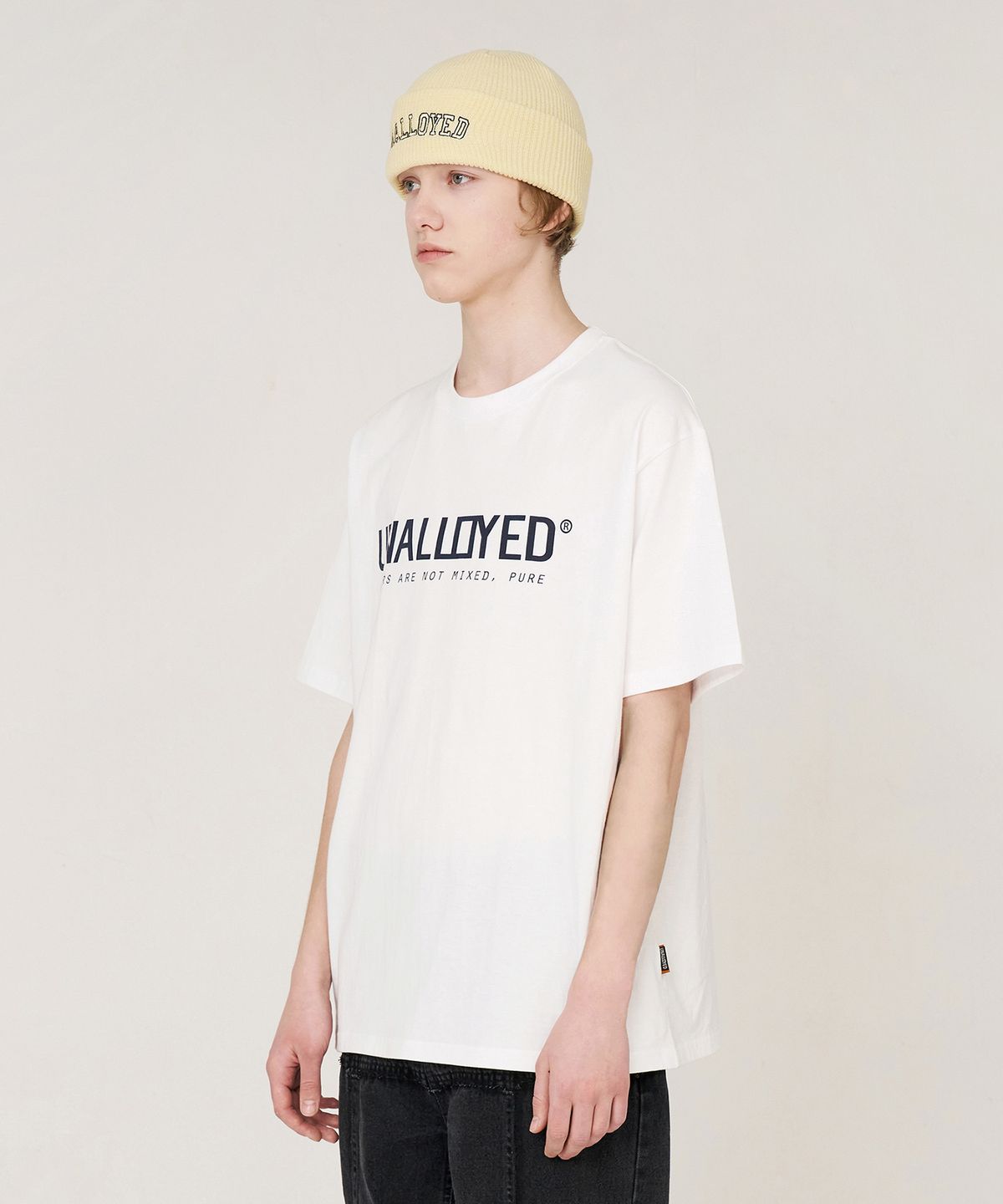 어널로이드(UNALLOYED) 로고 티셔츠 / 화이트