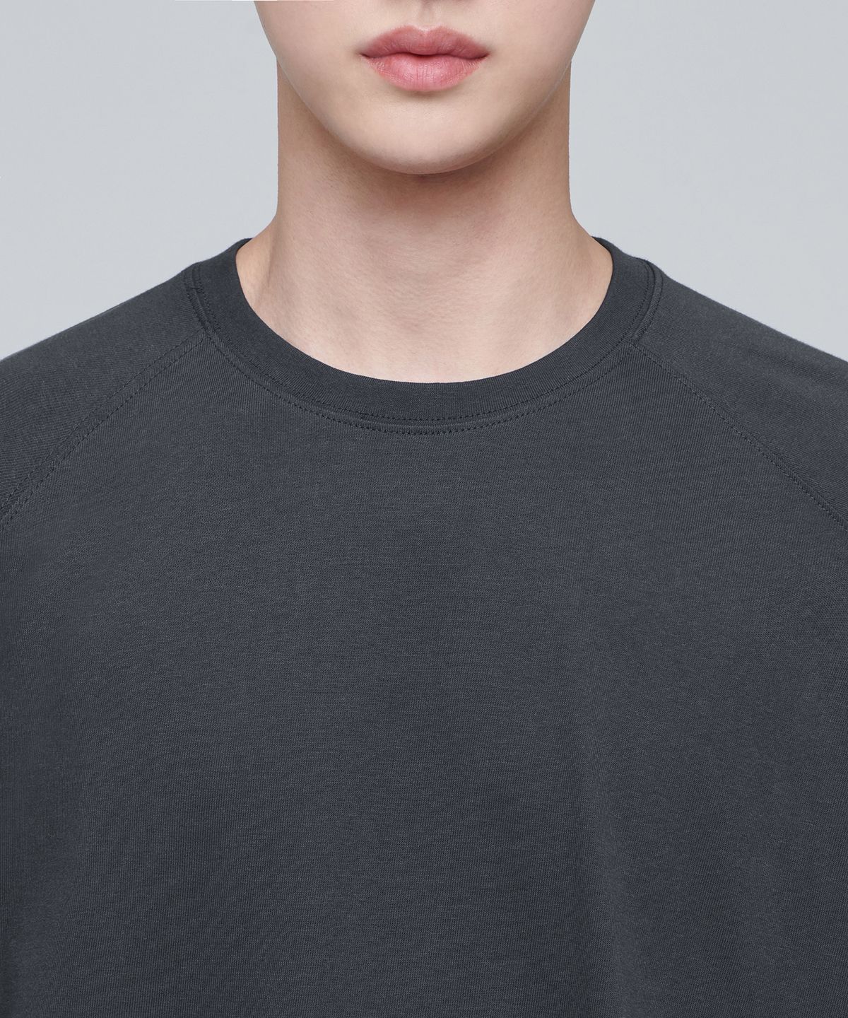 무신사 스탠다드(MUSINSA STANDARD) 엑스트라 오버사이즈 래글런 티셔츠 [다크 그레이]