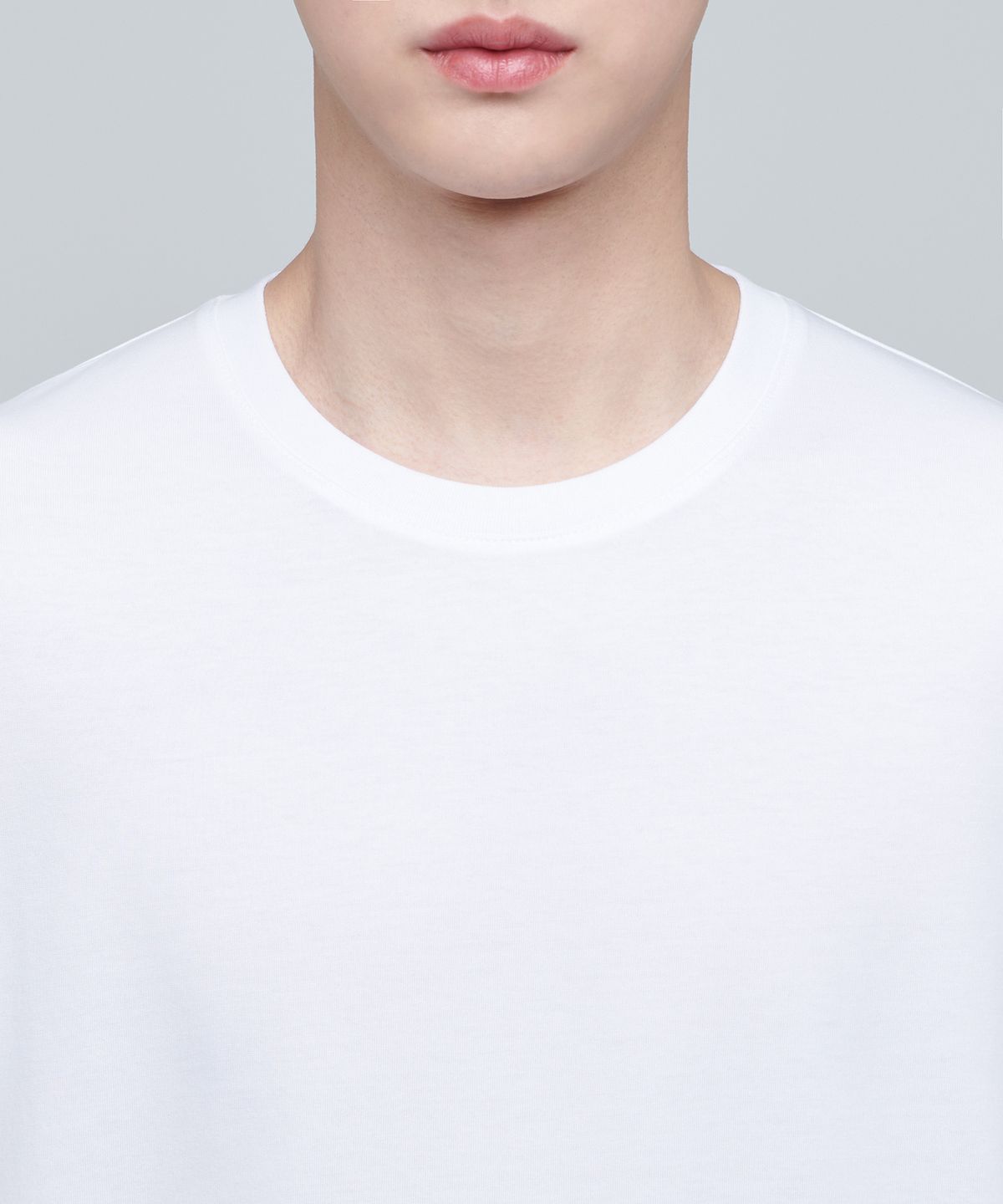 무신사 스탠다드(MUSINSA STANDARD) 수피마 베이식 크루 넥 티셔츠 [화이트]
