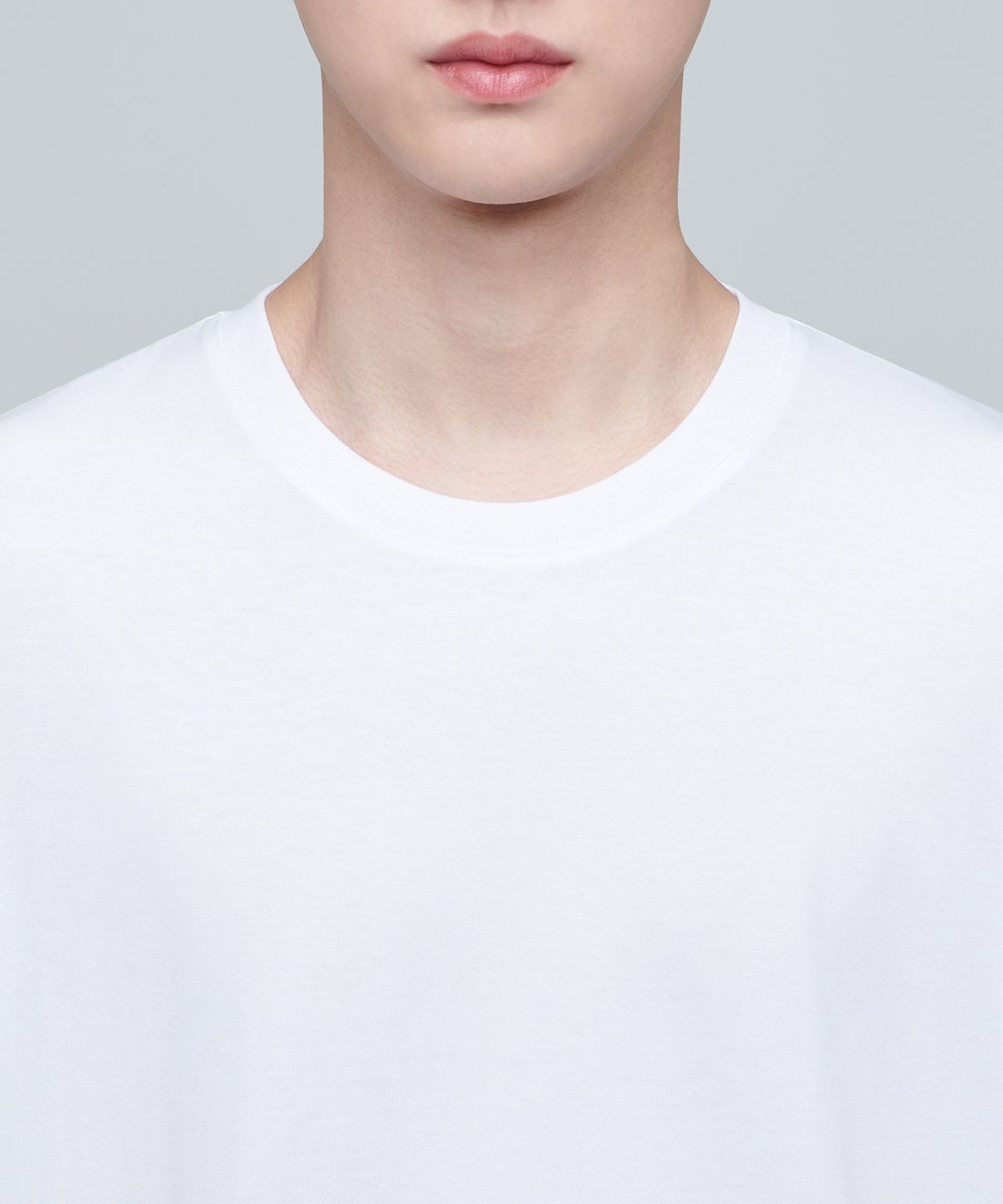 무신사 스탠다드(MUSINSA STANDARD) 수피마 릴렉스드 크루 넥 티셔츠 [화이트]
