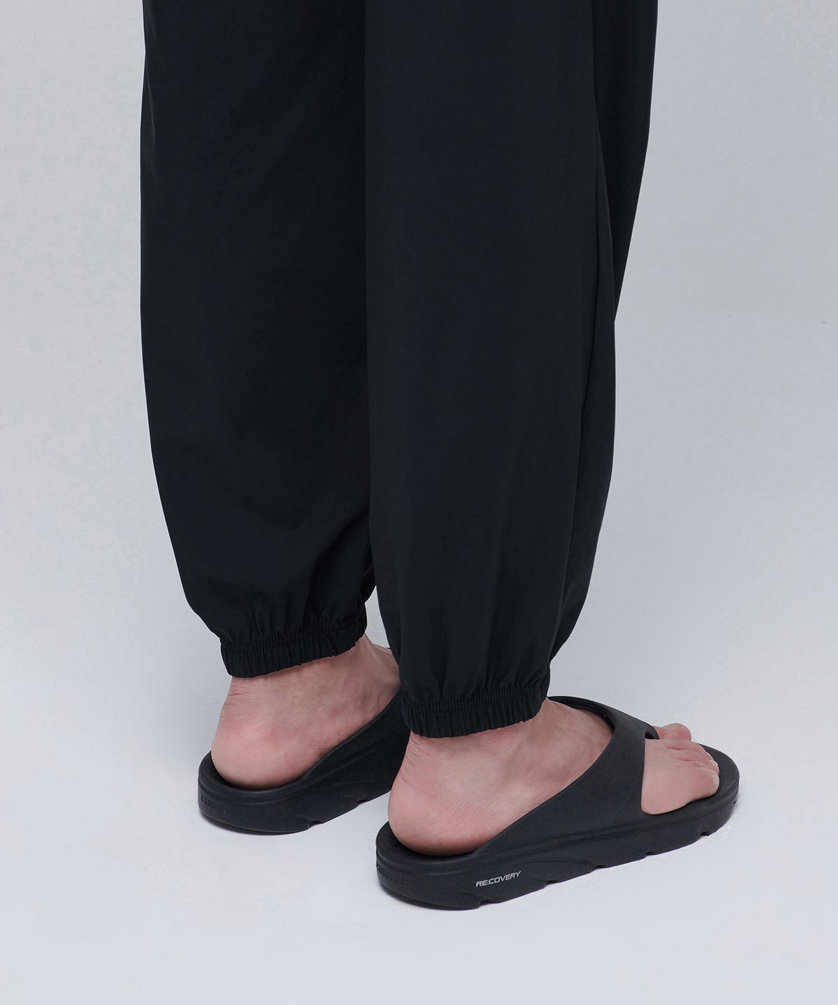 무신사 스탠다드(MUSINSA STANDARD) 쿨링 조거 팬츠 [블랙]
