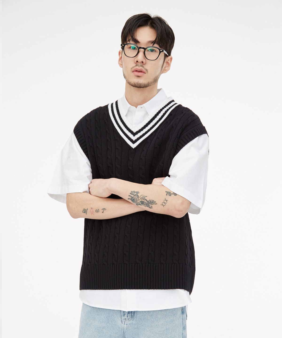 기프트오리지널(GIFTORIGINAL) (UNISEX) 클래식 케이블 니트 베스트 블랙