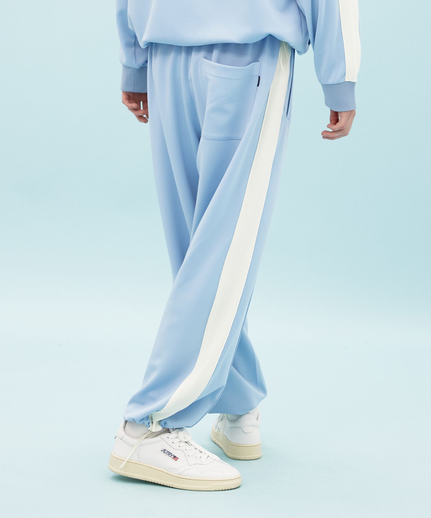 ★Wai Kei★ Piping Track Pants Sky Blue YK22SSPT01 MUSINSA | WAI KEI PIPING TRACK PANTS SKY BLUE