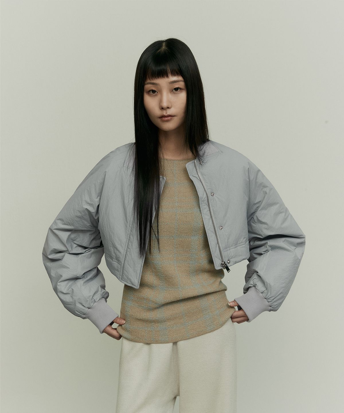 리이(RE RHEE) CROPPED WAIST ZIPPED BOMBER JUMPER MY